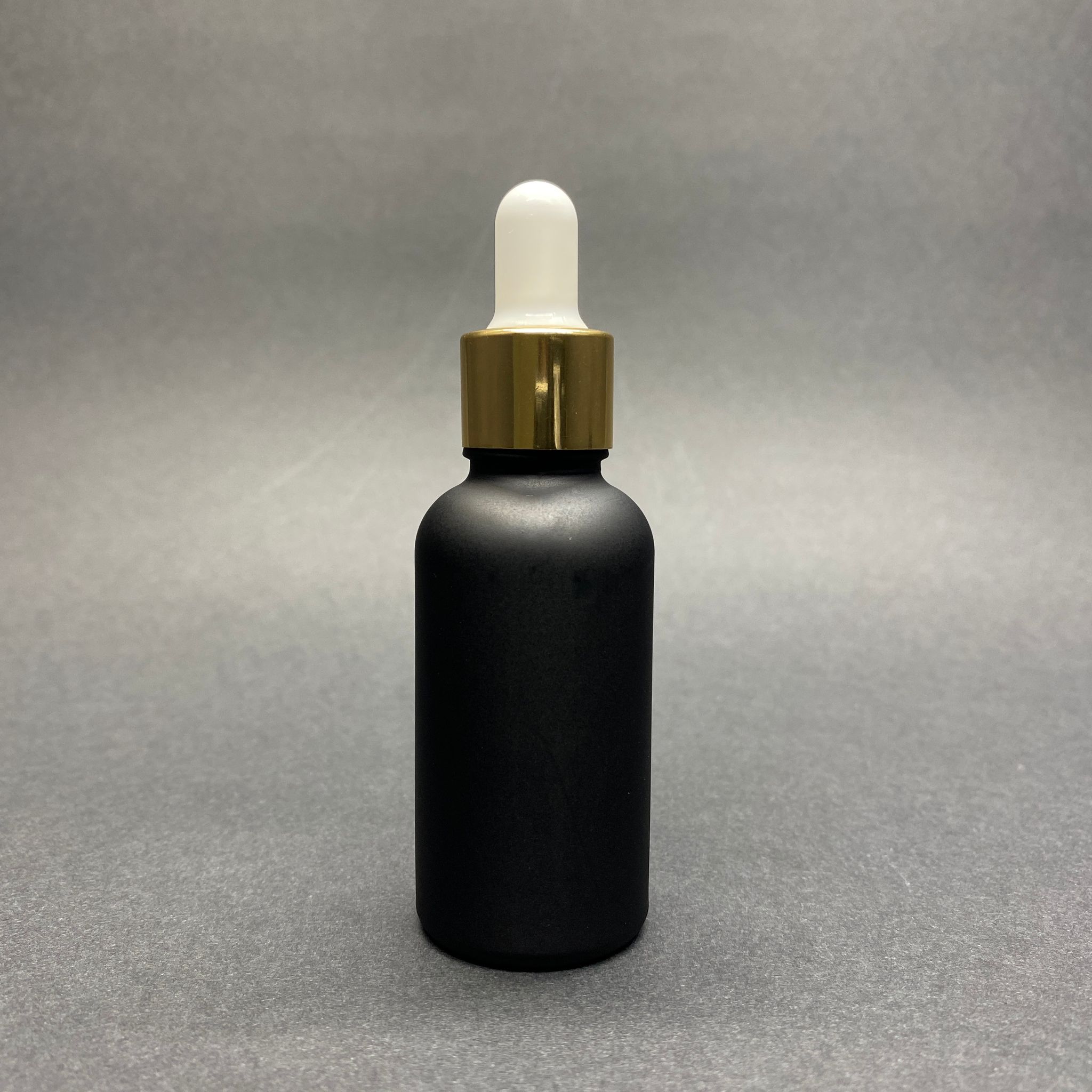 30 Cc Mat Siyah Boyalı Cam Damlalıklı Şişe - Beyaz Emzik - Gold Metal Kapak - 30 Ml Cam Damlalıklı Şişe