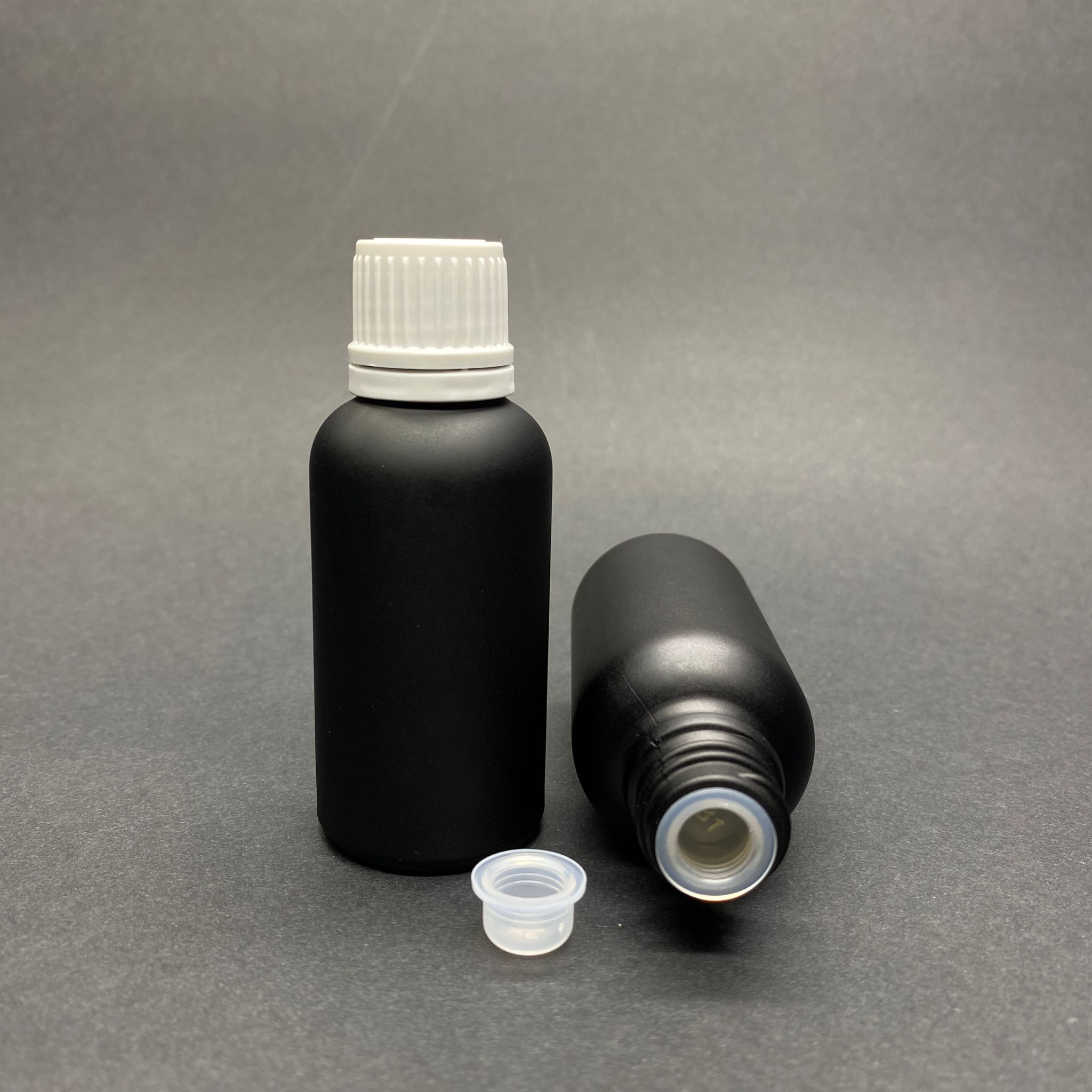 30 Cc Mat Siyah Boyalı Cam Şişe - Kilitli Beyaz Kapaklı - Kör Tıpalı Cam Şişe - 30 Ml Cam Şişe - Kapak + Kör Tıpa