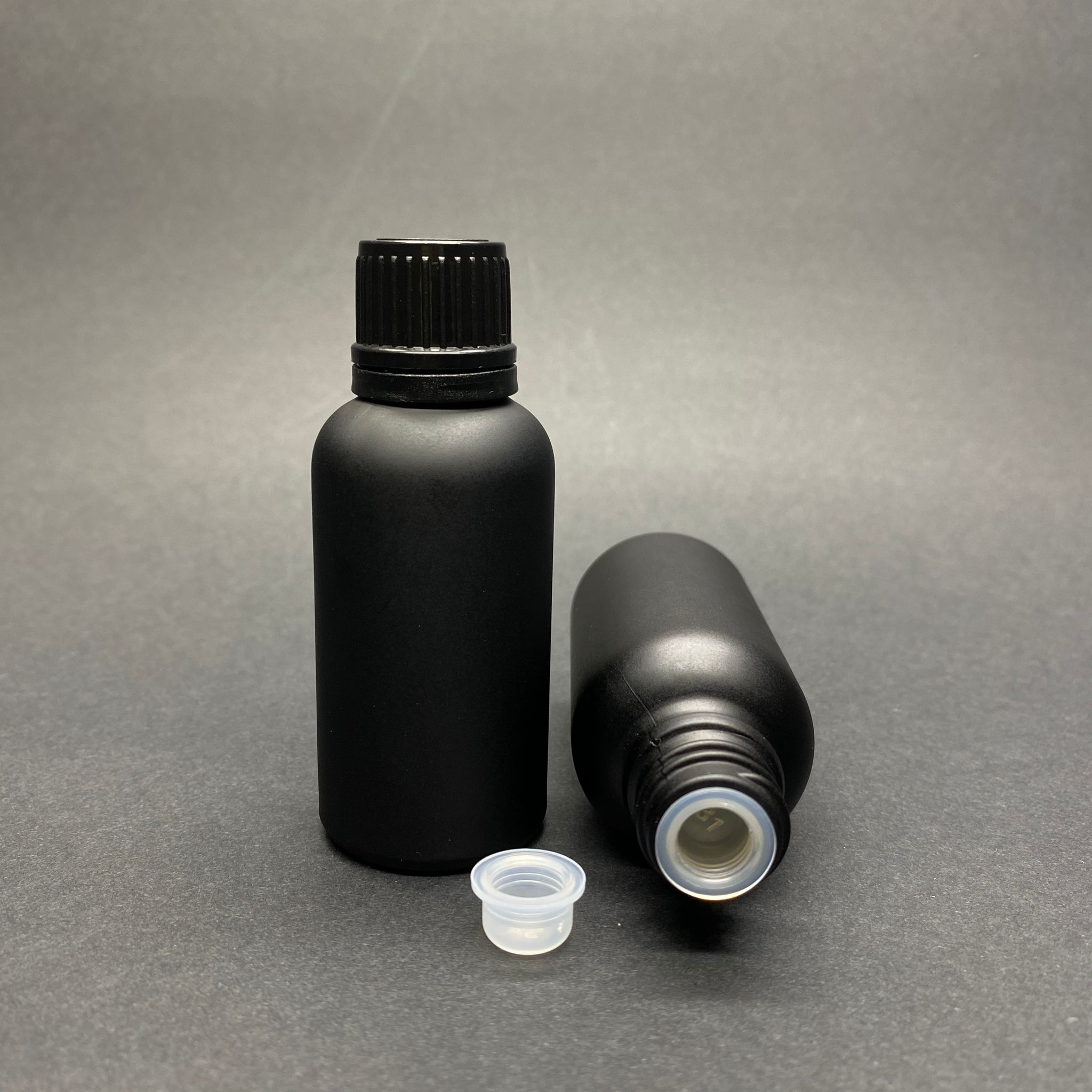 30 Cc Mat Siyah Boyalı Cam Şişe - Kilitli Siyah Kapaklı - Kör Tıpalı Cam Şişe - 30 Ml Cam Şişe - Kapak + Kör Tıpa