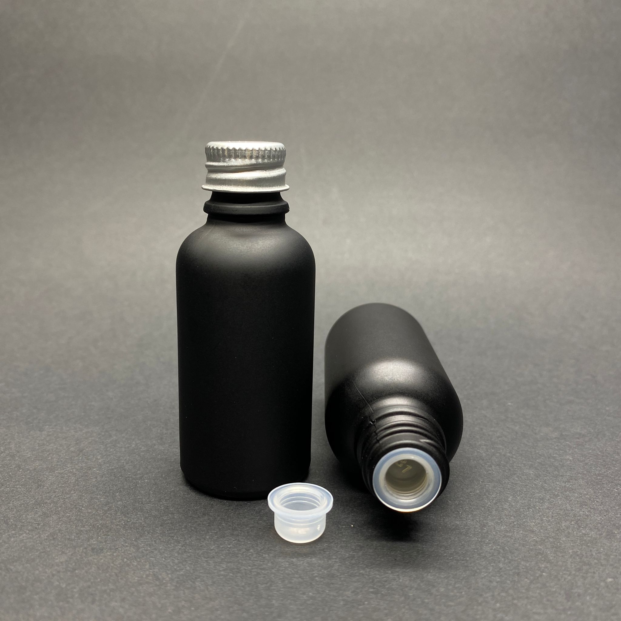 30 Cc Mat Siyah Boyalı Cam Şişe - Metal Gümüş Contalı Kapaklı - Kör Tıpalı Cam Şişe - 30 Ml Cam Şişe - Kapak + Kör Tıpa