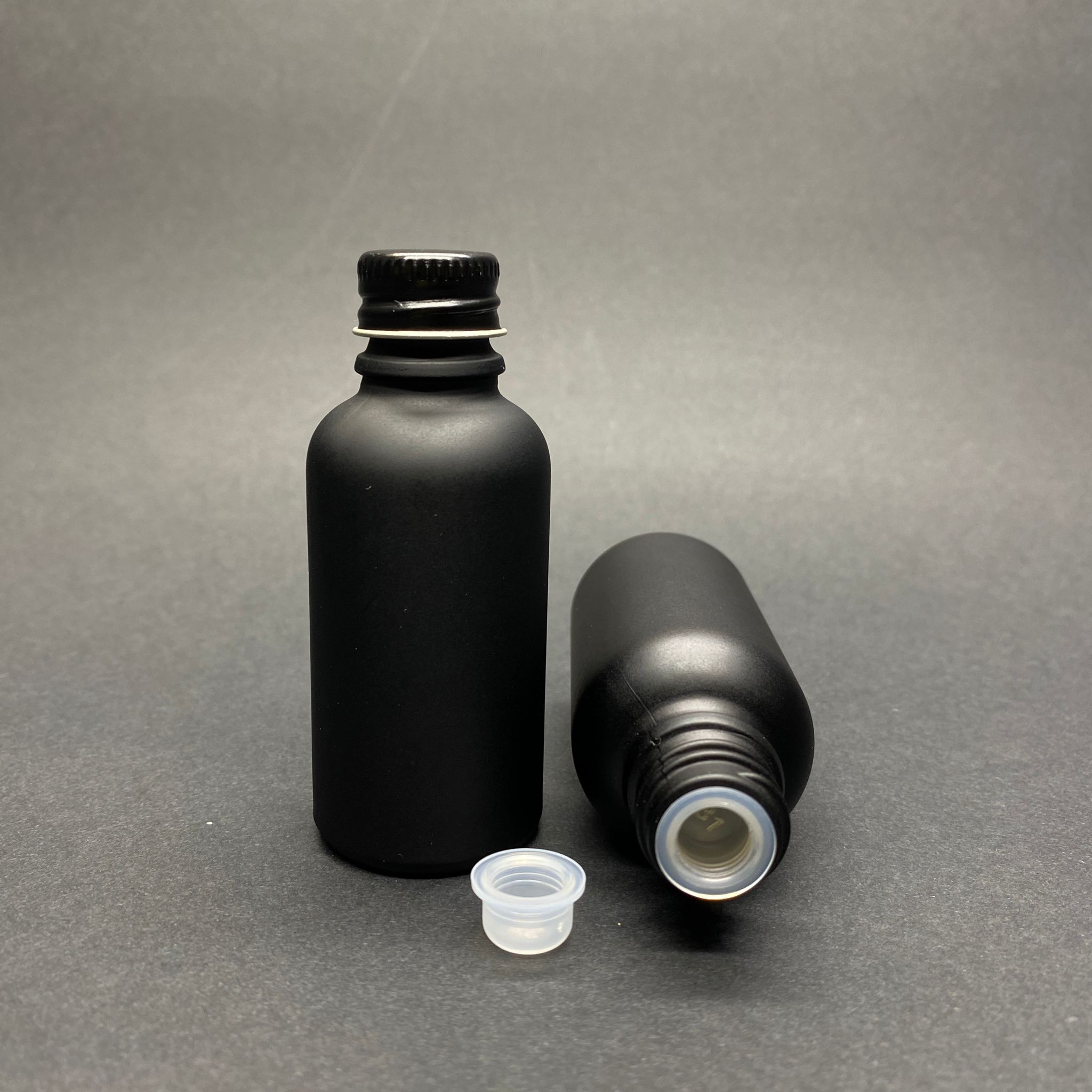 30 Cc Mat Siyah Boyalı Cam Şişe - Metal Siyah Contalı Kapaklı - Kör Tıpalı Cam Şişe - 30 Ml Cam Şişe - Kapak + Kör Tıpa