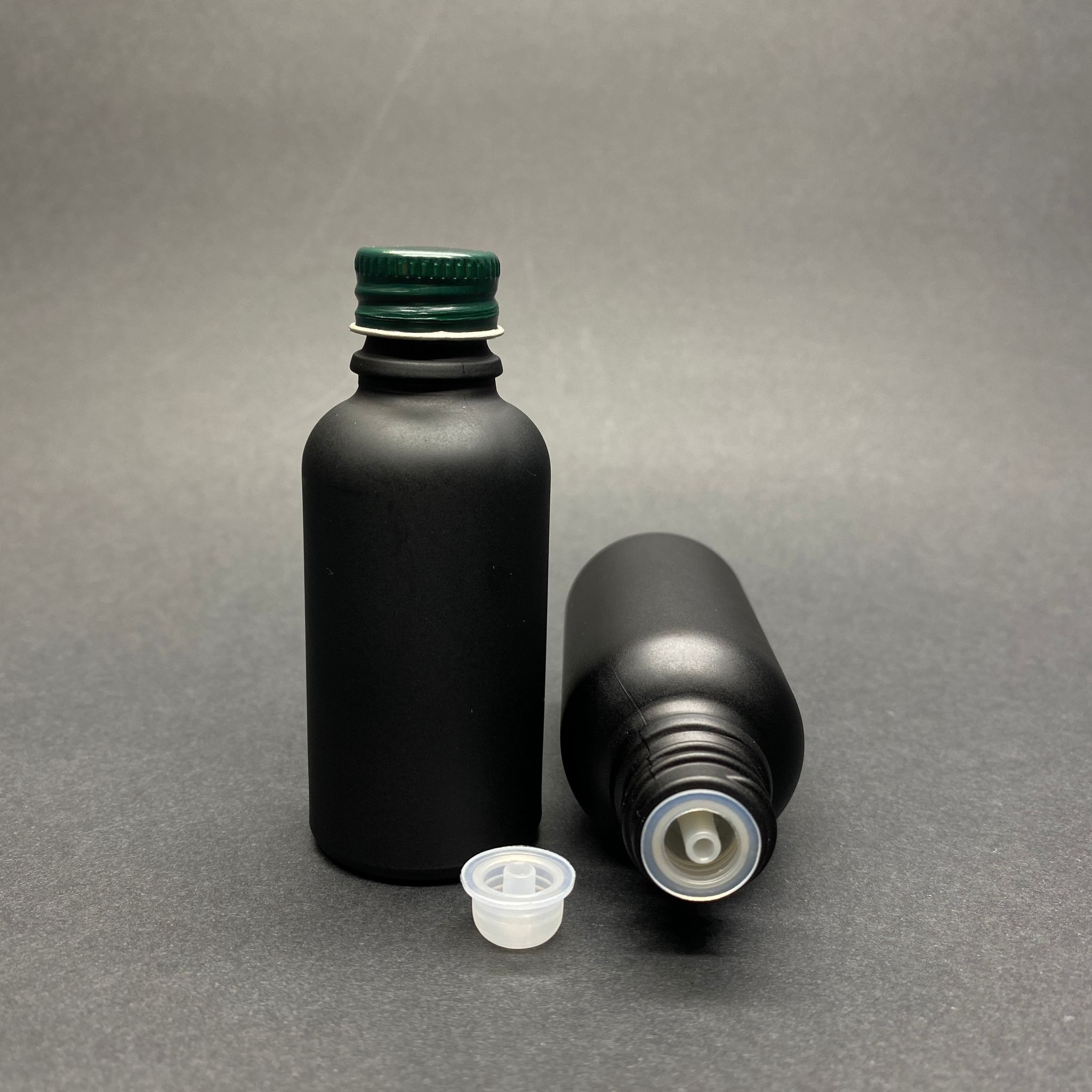 30 Cc Mat Siyah Boyalı İçten Damlalıklı (Opsiyonel Damlalık) - Yeşil Metal Kapaklı Cam Şişe - 30 Ml Kolonya Tıpalı Cam Şişe