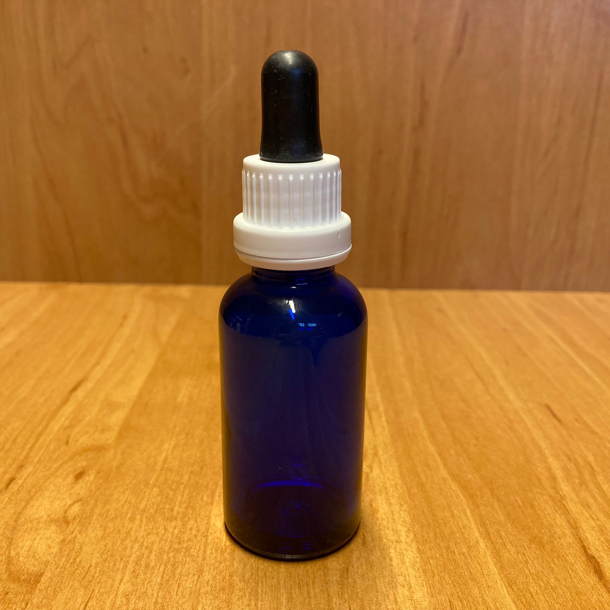 30 Cc Mavi Cam Damlalıklı Şişe - Siyah Emzik - Beyaz Kilitli Plastik Kapak - 30 Ml Mavi Cam Damlalıklı Şişe
