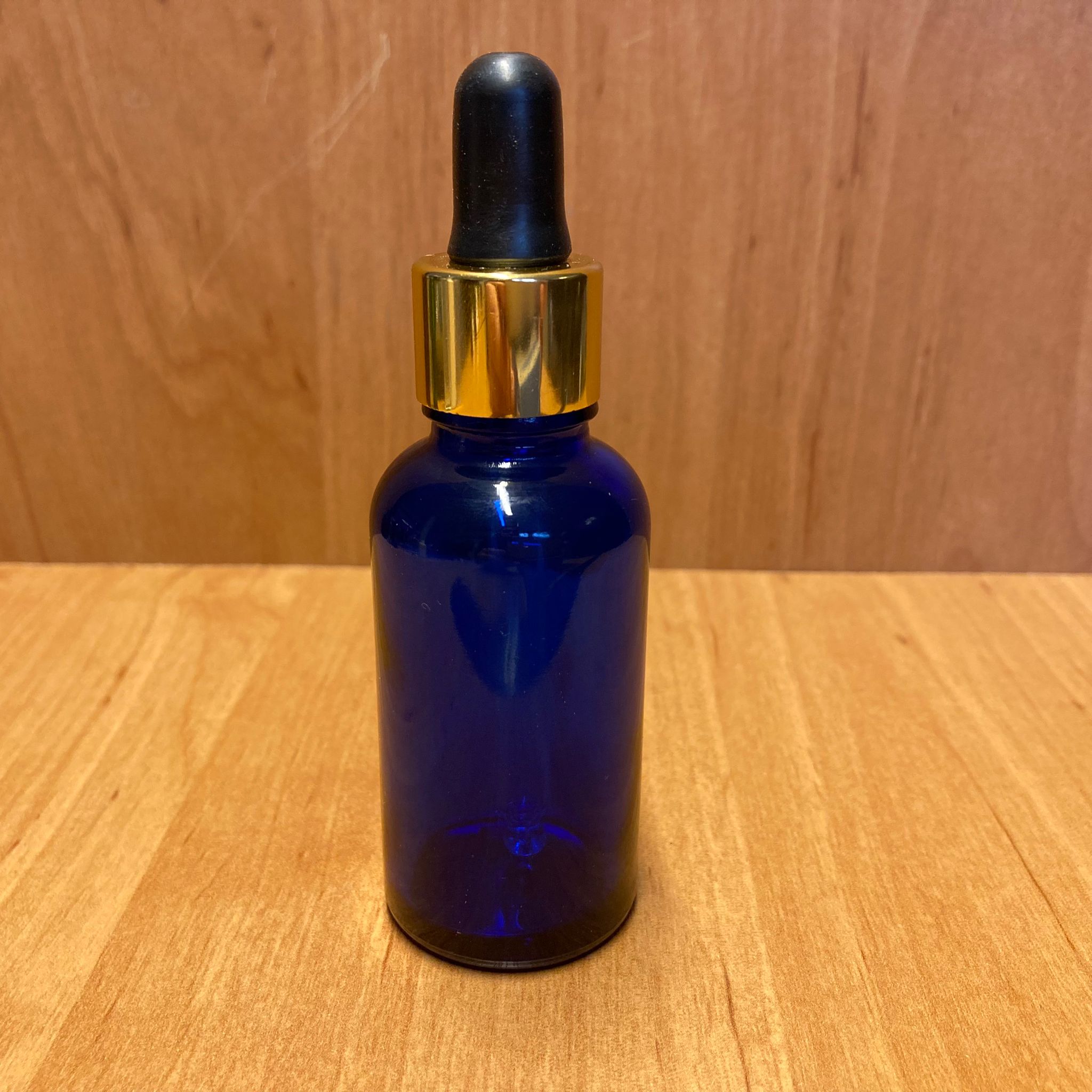 30 Cc Mavi Cam Damlalıklı Şişe - Siyah Emzik - Gold Metalik Kapak - 30 Ml Mavi Cam Damlalıklı Şişe