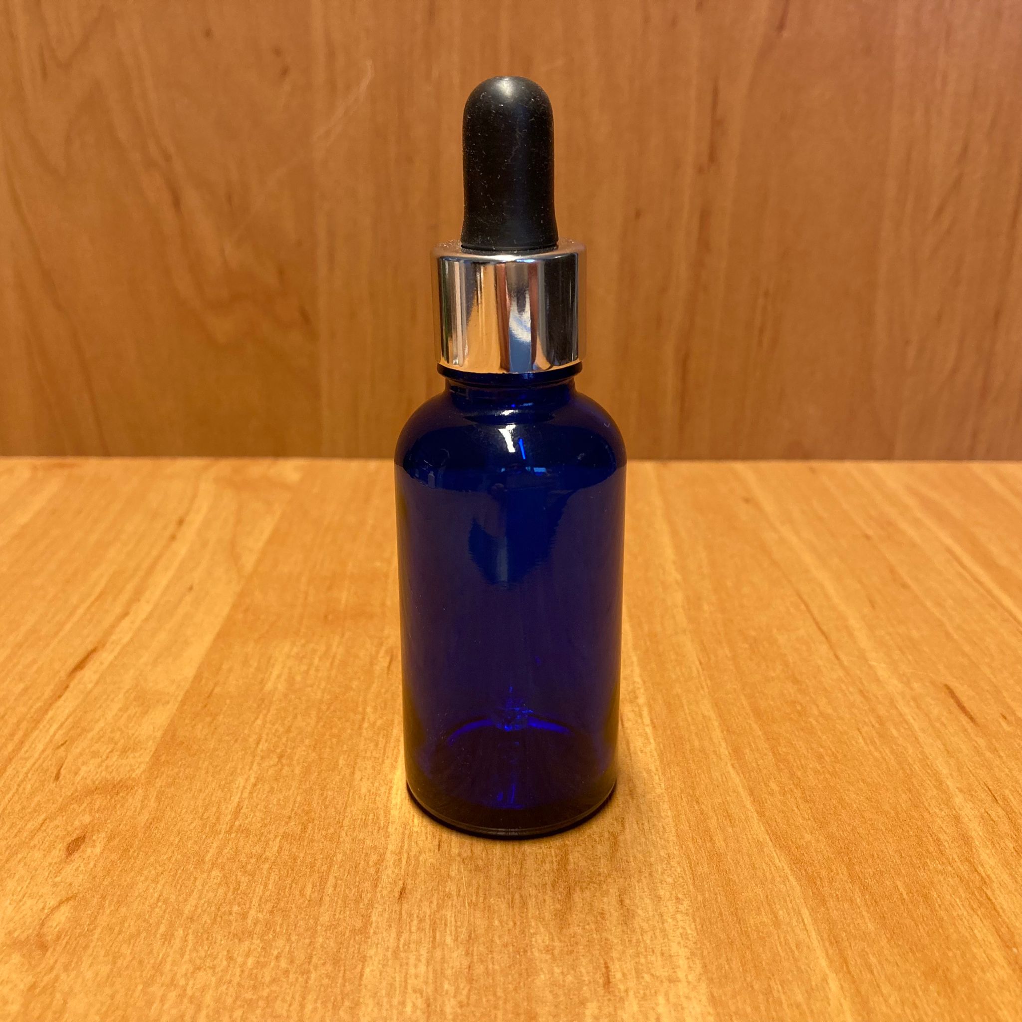 30 Cc Mavi Cam Damlalıklı Şişe - Siyah Emzik - Gümüş Metalik Kapak - 30 Ml Mavi Cam Damlalıklı Şişe
