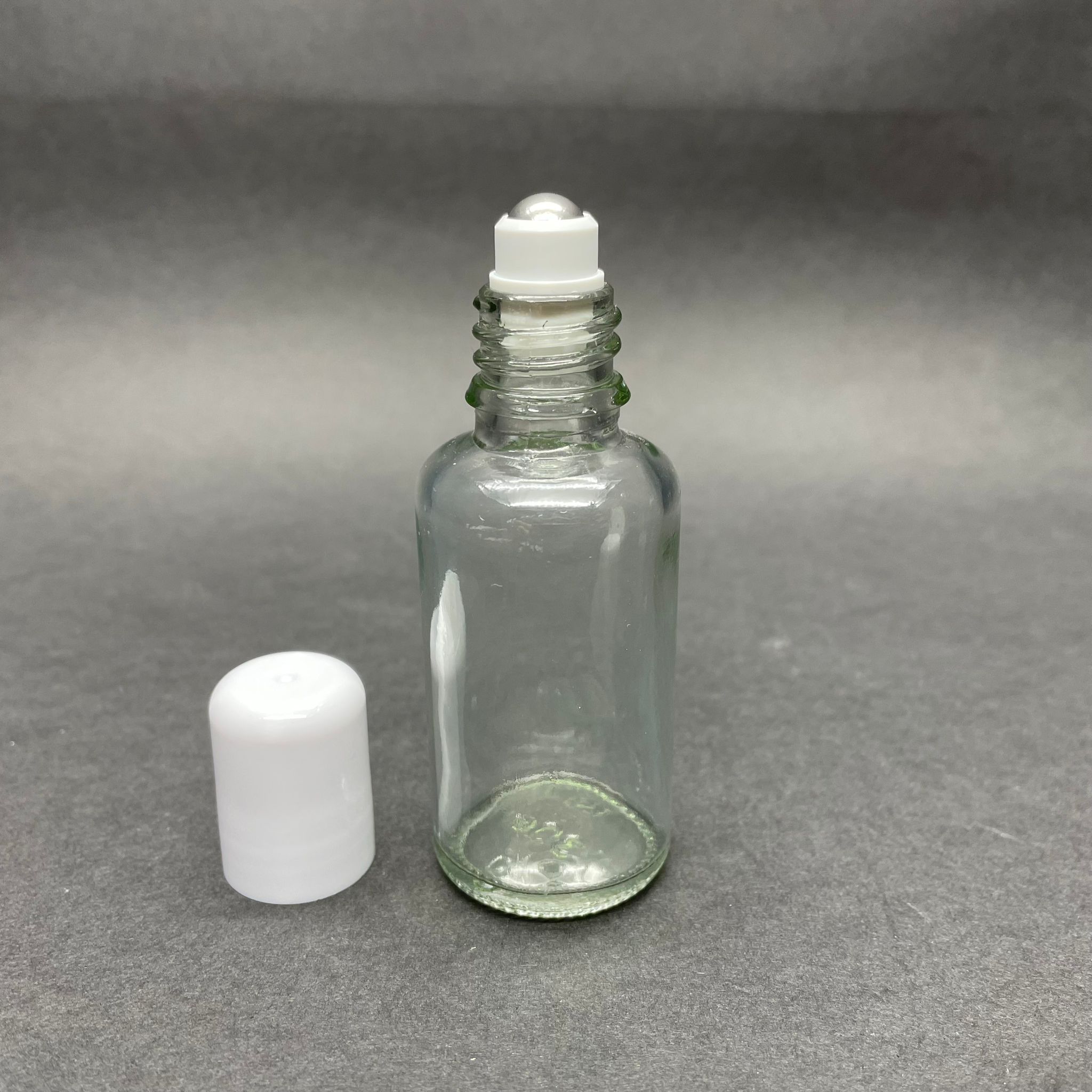 30 Cc Şeffaf Cam Roll-On Şişesi - Beyaz Kapaklı -  30 Ml Çelik Bilyeli Şişe - Cam Roll On Şişe - Cam Esans Şişesi