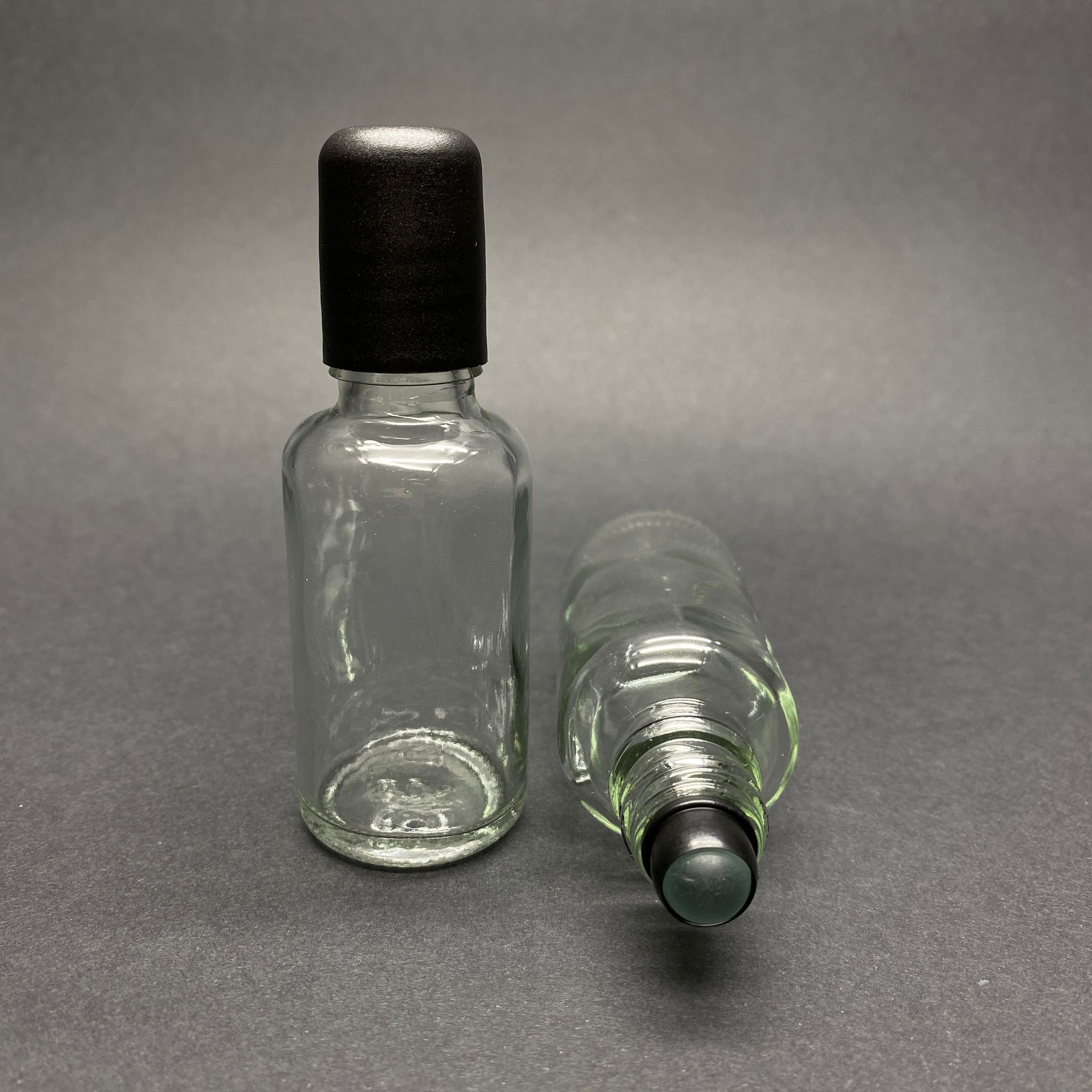 30 Cc Şeffaf Cam Roll-On Şişesi - Siyah Kapaklı -  30 Ml Cam Bilyeli Şişe - Cam Roll On Şişe - Cam Esans Şişesi