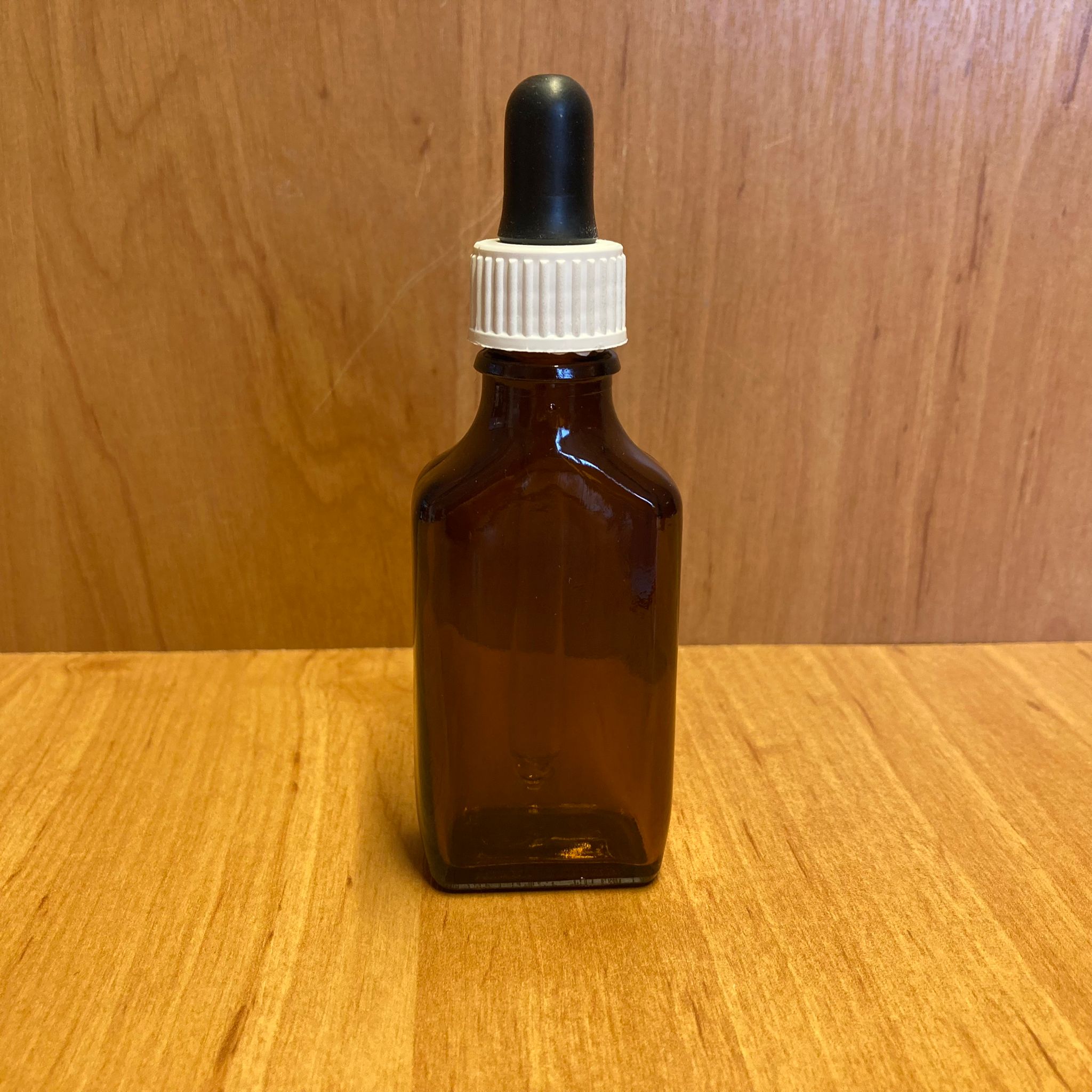 30 Cc Yassı Amber Cam Damlalıklı Şişe - Siyah Emzik - Beyaz Plastik Kapak - 30 Ml Kahverengi Cam Damlalıklı Şişe
