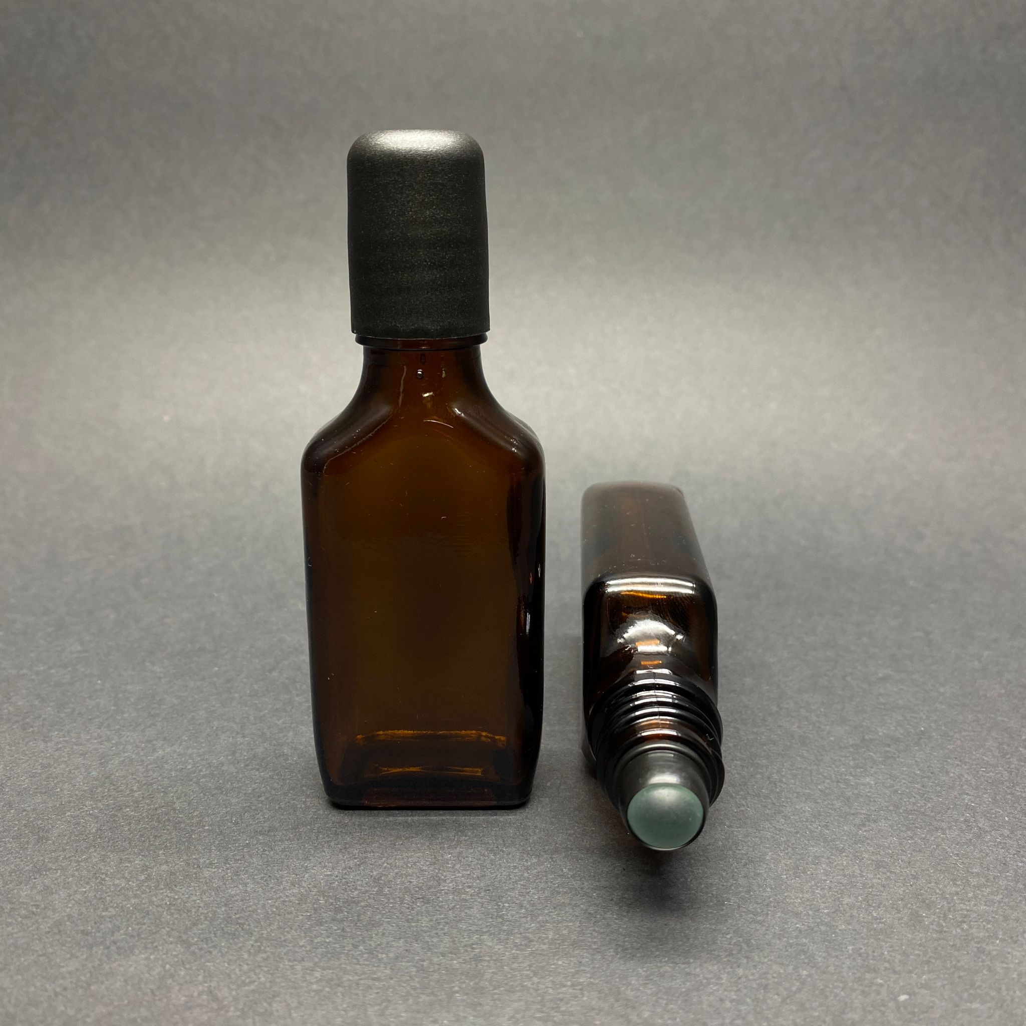 30 Cc Yassı Amber Cam Roll-On Şişesi - Siyah Kapaklı -  30 Ml Cam Bilyeli Şişe - Cam Roll On Şişe - Cam Esans Şişesi