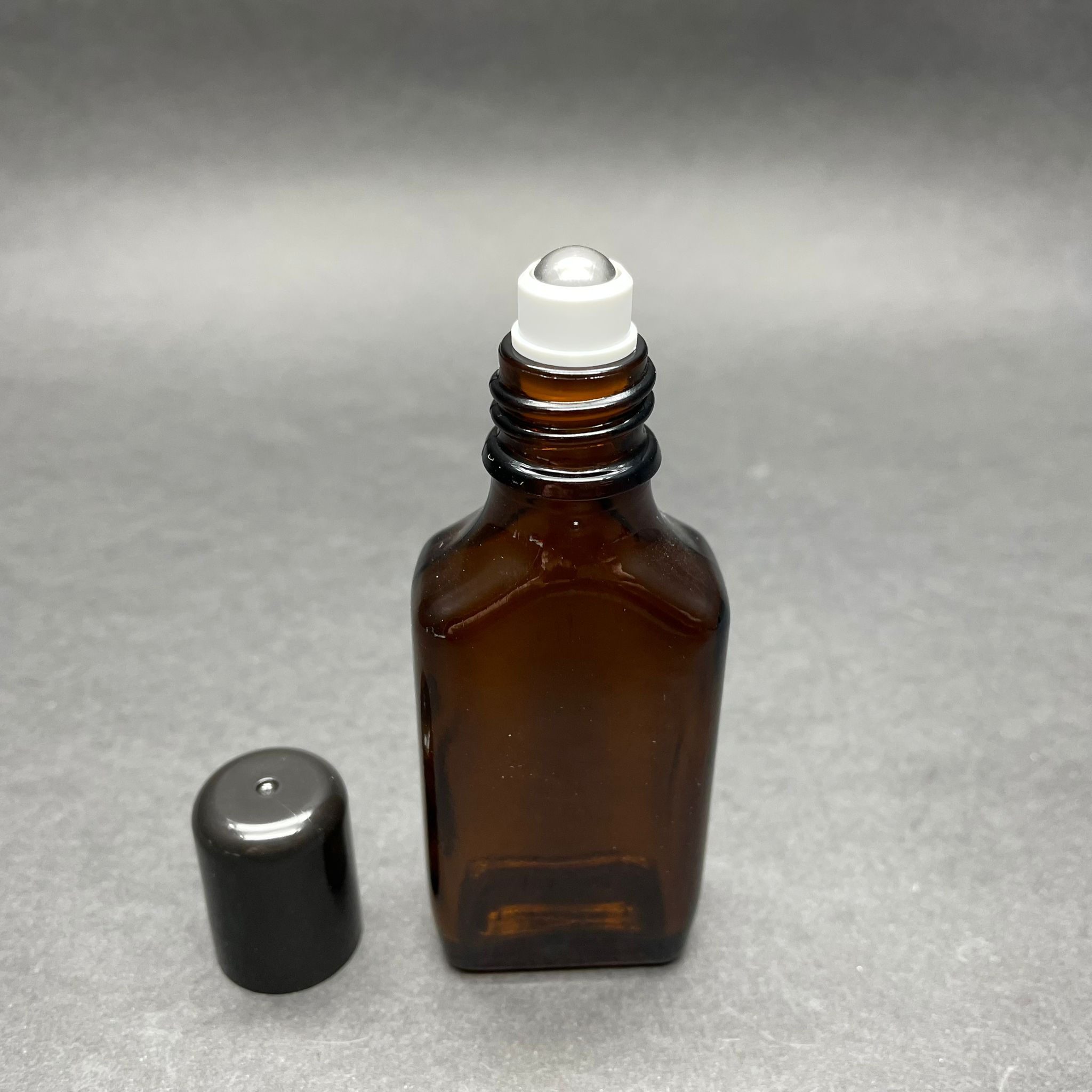 30 Cc Yassı Amber Cam Roll-On Şişesi - Siyah Kapaklı -  30 Ml Çelik Bilyeli Şişe - Cam Roll On Şişe - Cam Esans Şişesi