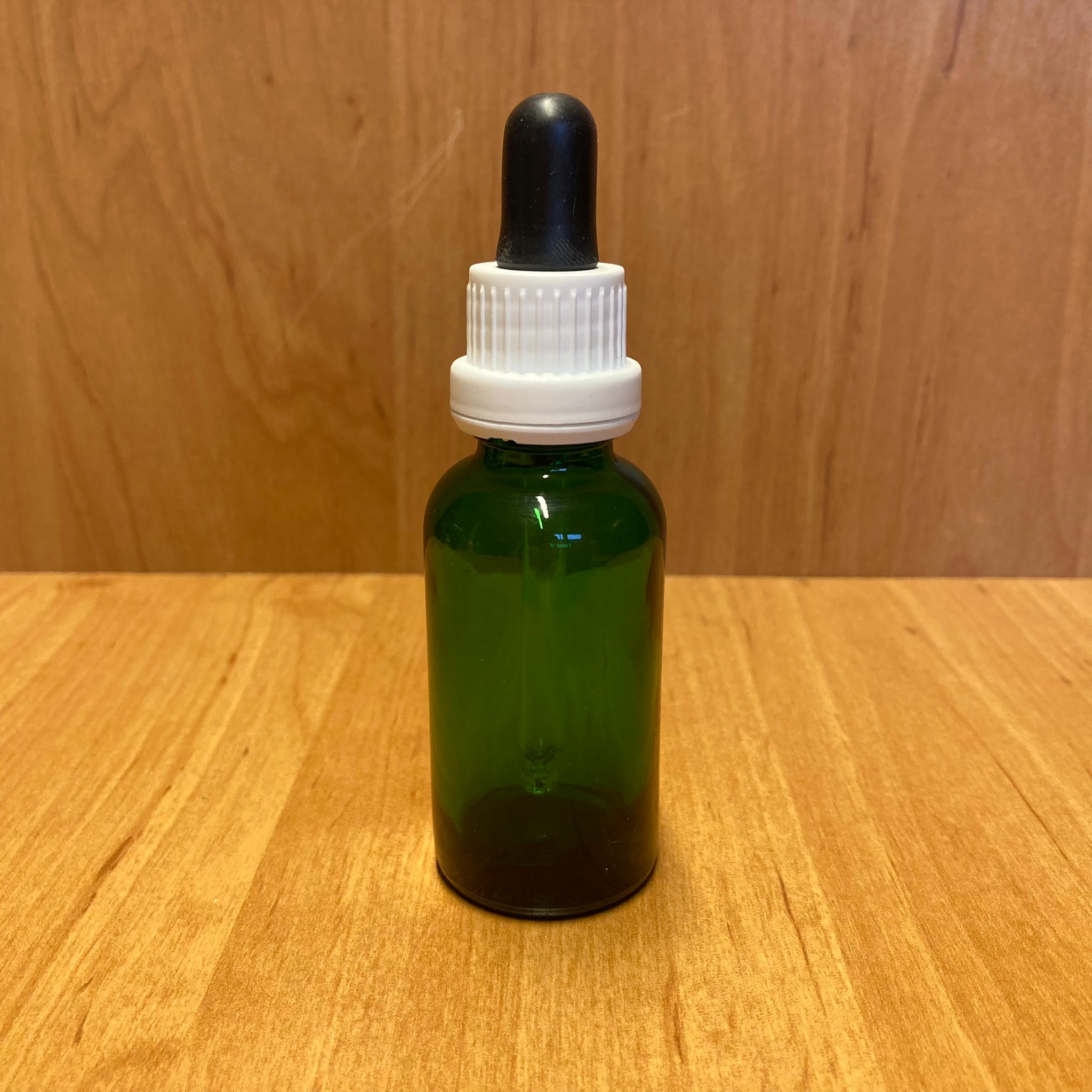 30 Cc Yeşil Cam Damlalıklı Şişe - Siyah Emzik - Beyaz Kilitli Plastik Kapak - 30 Ml Yeşil Cam Damlalıklı Şişe
