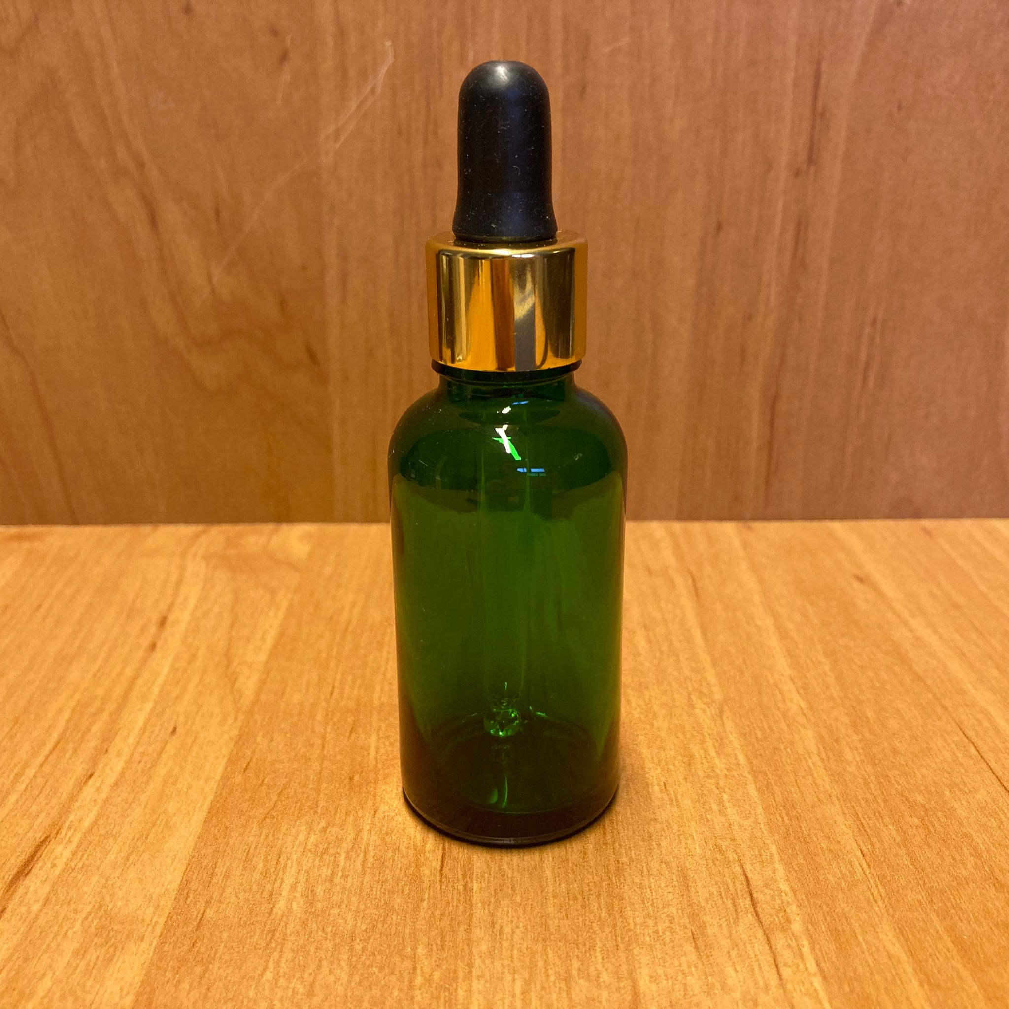 30 Cc Yeşil Cam Damlalıklı Şişe - Siyah Emzik - Gold Metalik Kapak - 30 Ml Yeşil Cam Damlalıklı Şişe