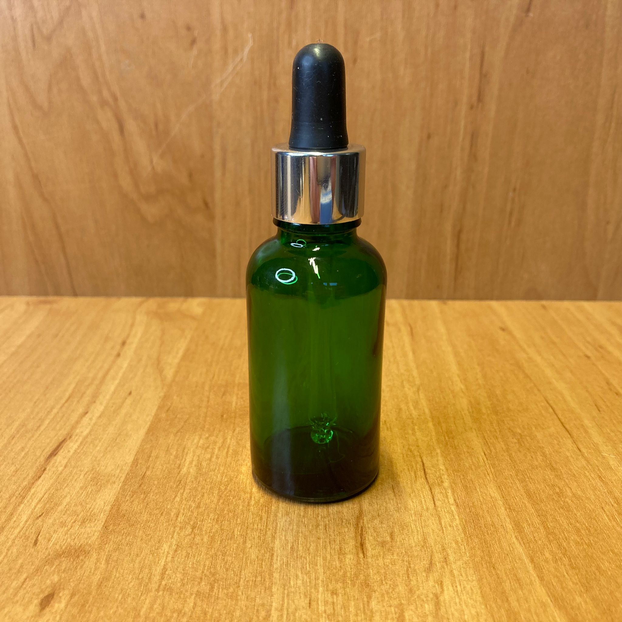 30 Cc Yeşil Cam Damlalıklı Şişe - Siyah Emzik - Gümüş Metalik Kapak - 30 Ml Yeşil Cam Damlalıklı Şişe