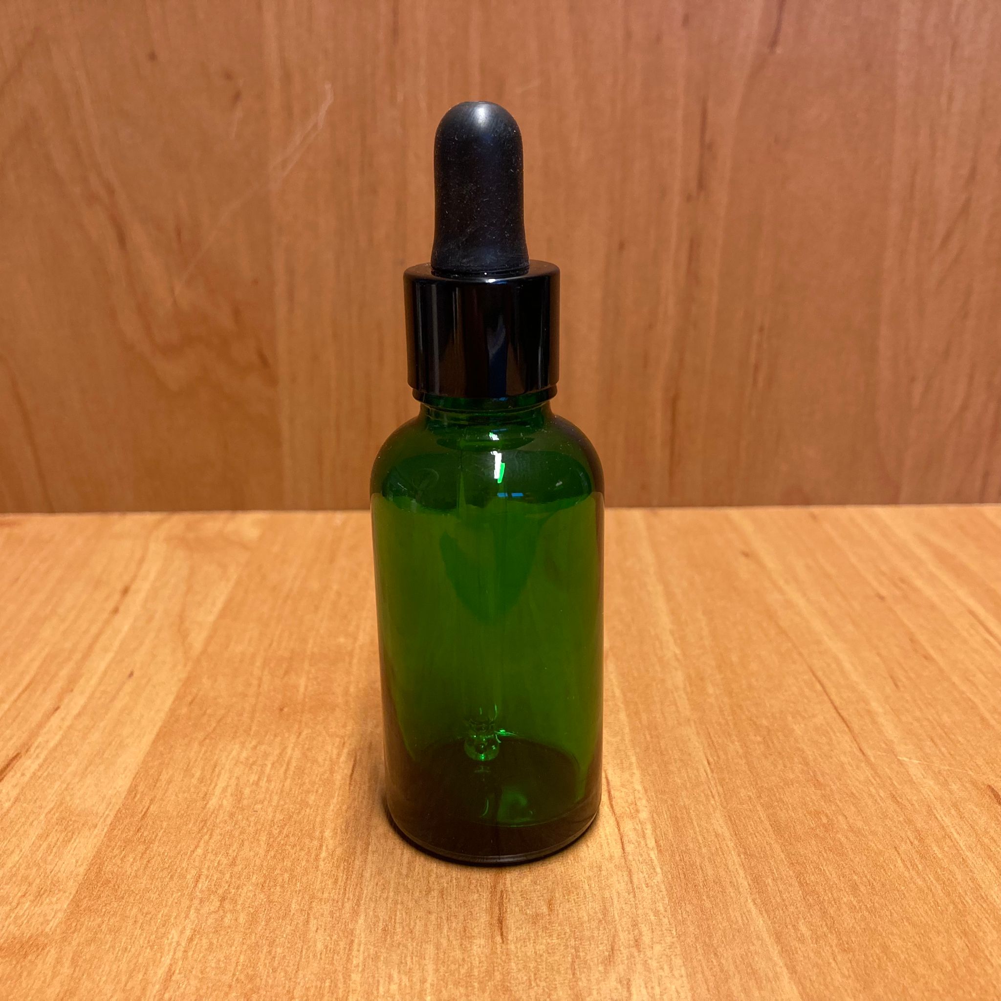 30 Cc Yeşil Cam Damlalıklı Şişe - Siyah Emzik - Siyah Metalik Kapak - 30 Ml Yeşil Cam Damlalıklı Şişe