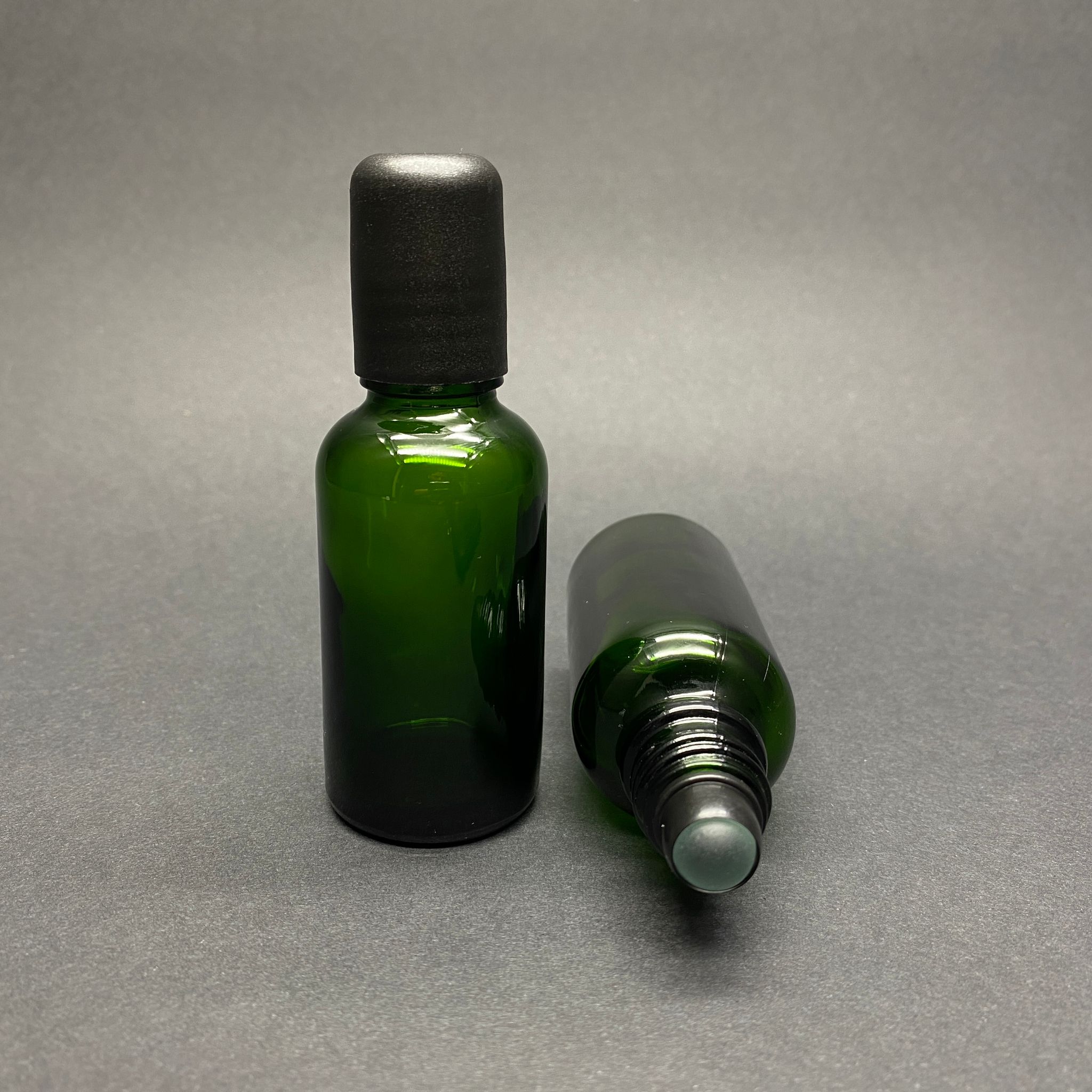 30 Cc Yeşil Cam Roll-On Şişesi - Siyah Kapaklı - 30 Ml Cam Bilyeli Şişe - Cam Roll On Şişe - Cam Esans Şişesi