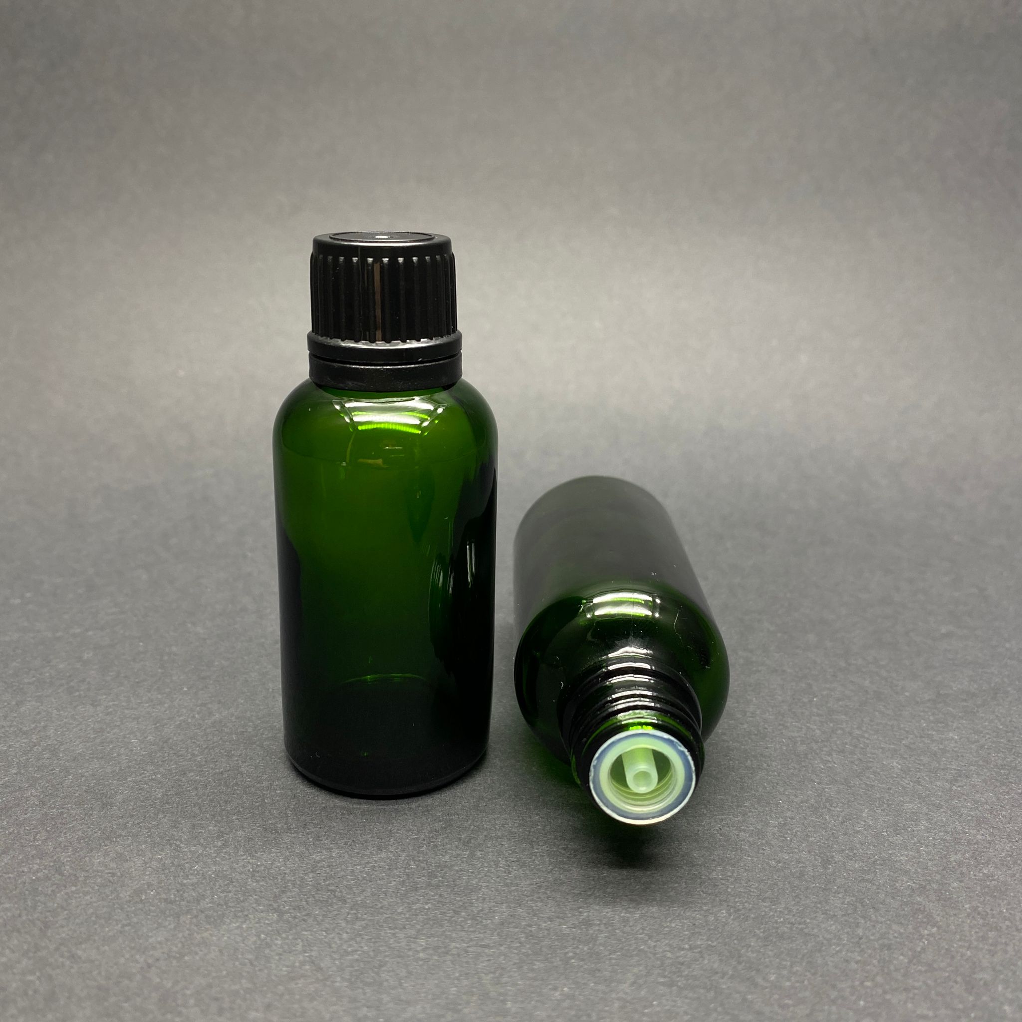 30 Cc Yeşil İçten Damlalıklı (Opsiyonel Damlalık) - Siyah Kilitli Kapaklı Cam Şişe - 30 Ml Kolonya Tıpalı Cam Şişe