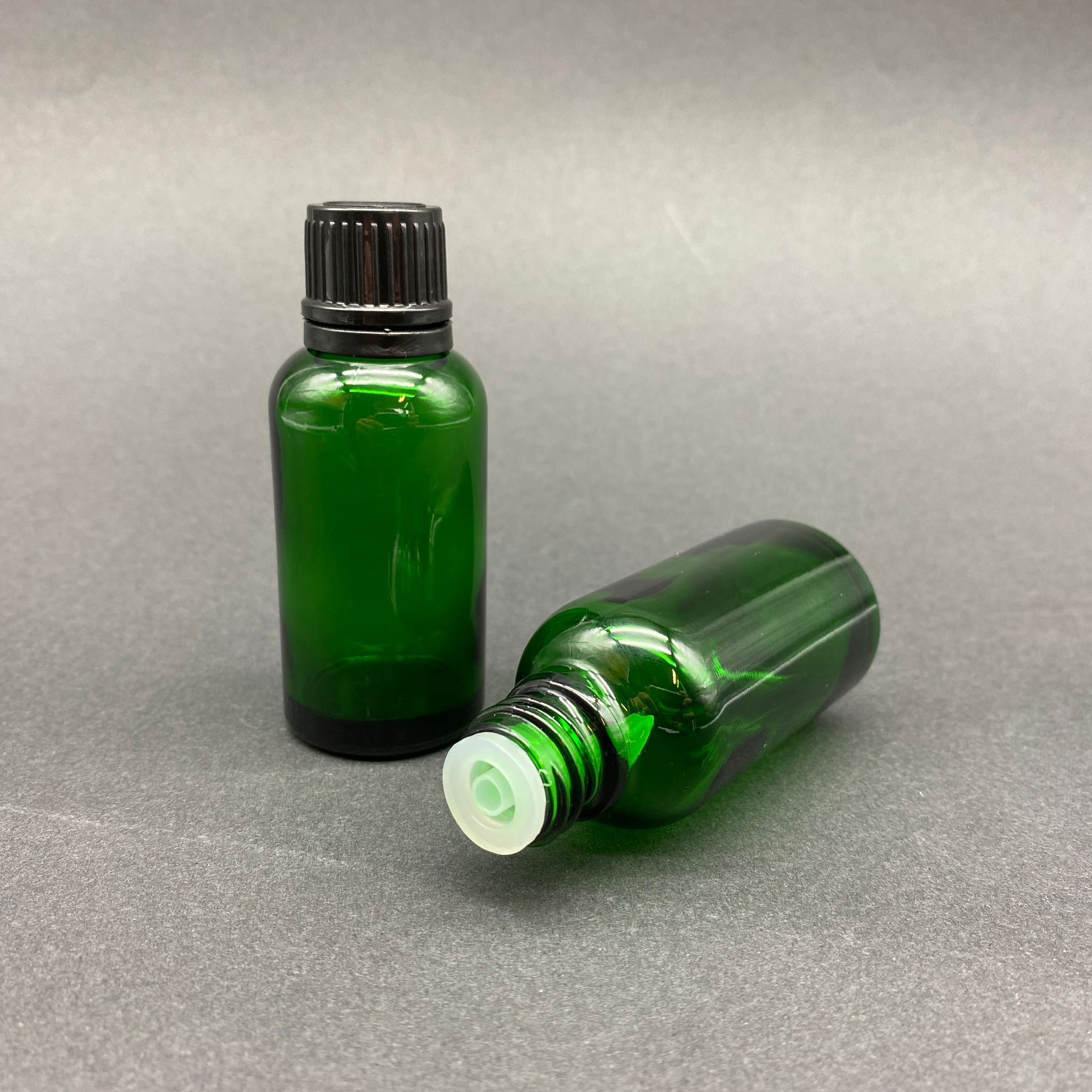 30 Cc Yeşil İçten Damlalıklı - Siyah Kilit Kapaklı Cam Şişe - 30 Ml Yeşil Yeni İçten Damlalıklı Cam Şişe