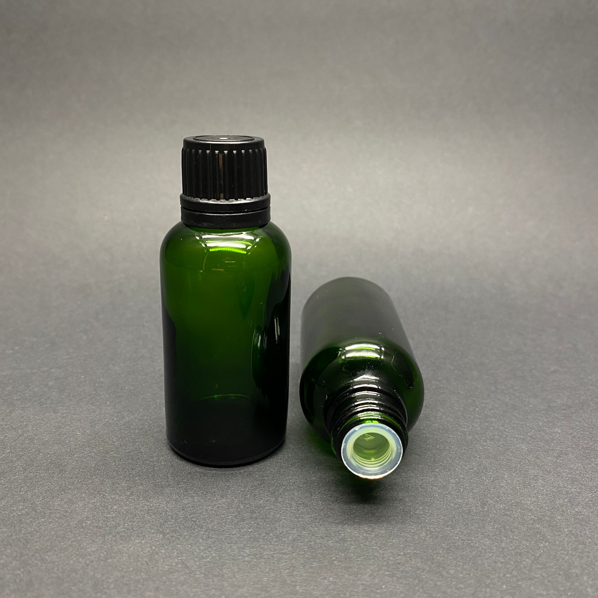 30 Cc Yeşil Siyah Kilit Kapaklı - Kör Tıpalı Cam Şişe - 30 Ml Yeşil Kilitli Kapaklı Kör Tıpalı Cam Şişe
