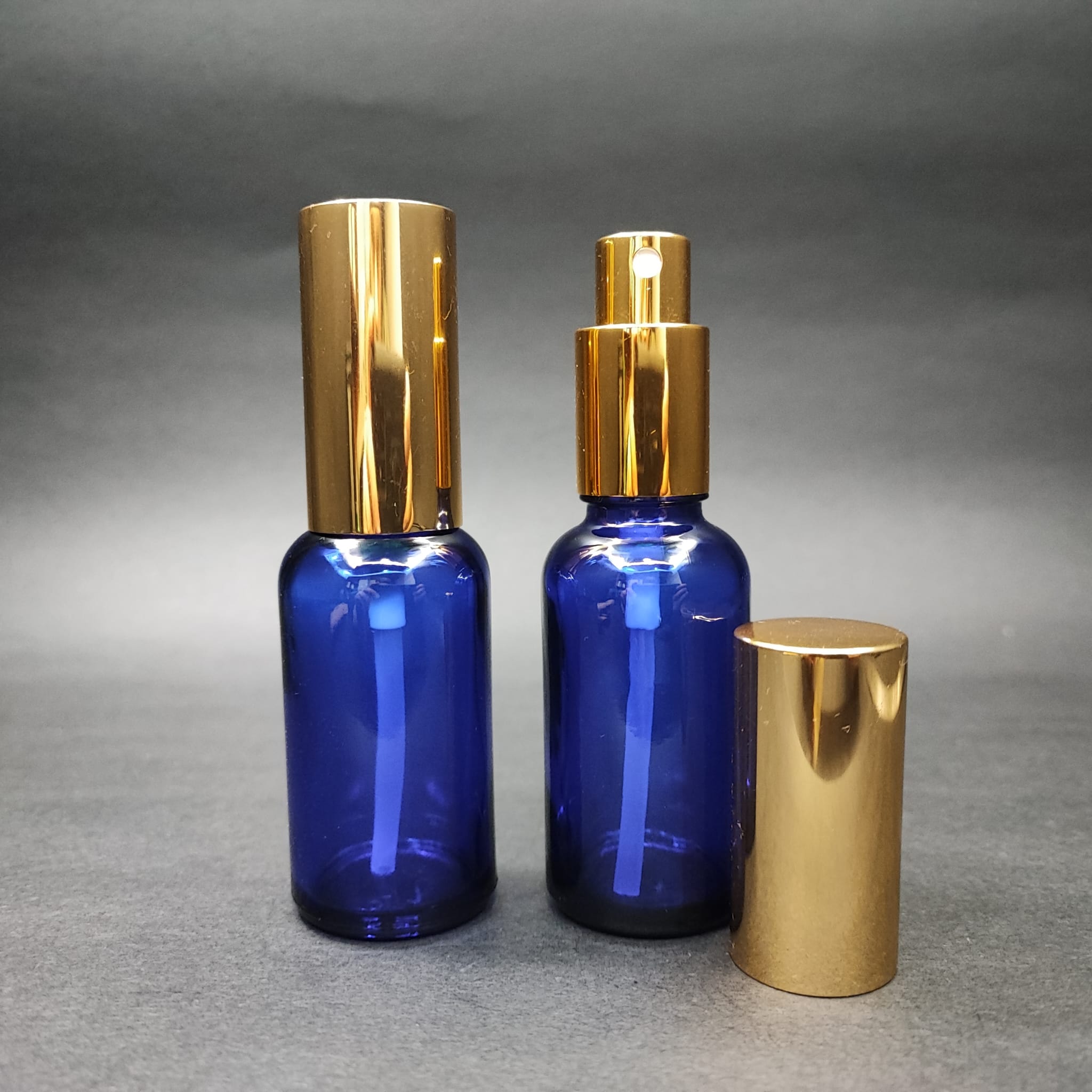 30 Ml Lüks Vidalı Valf Çevirme Parfüm Şişeleri - 30 Cc Mavi Cam Şişe - Gold Metal Spreyli Kapaklı Set