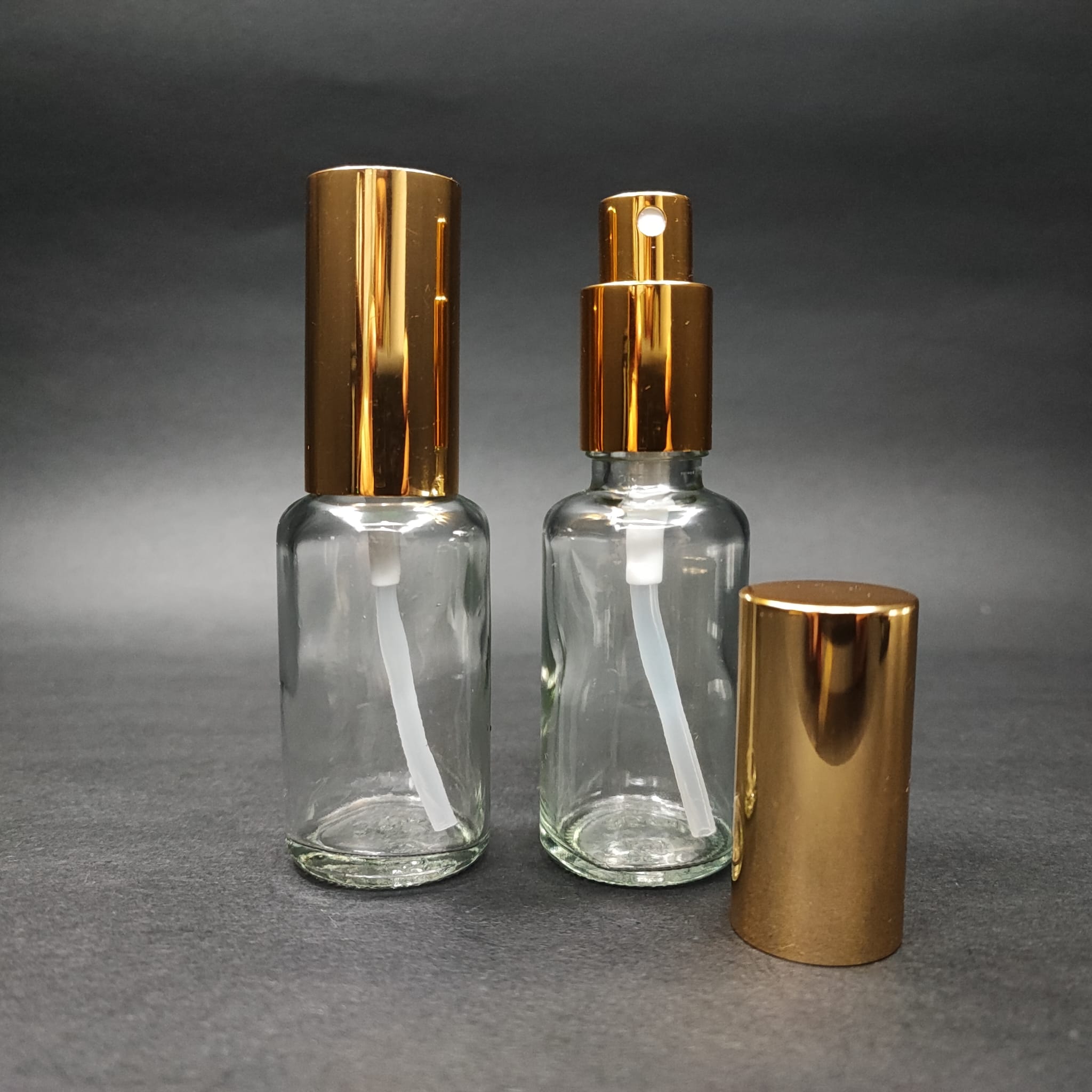 30 Ml Lüks Vidalı Valf Çevirme Parfüm Şişeleri - 30 Cc Şeffaf Cam Şişe - Gold Metal Spreyli Kapaklı Set