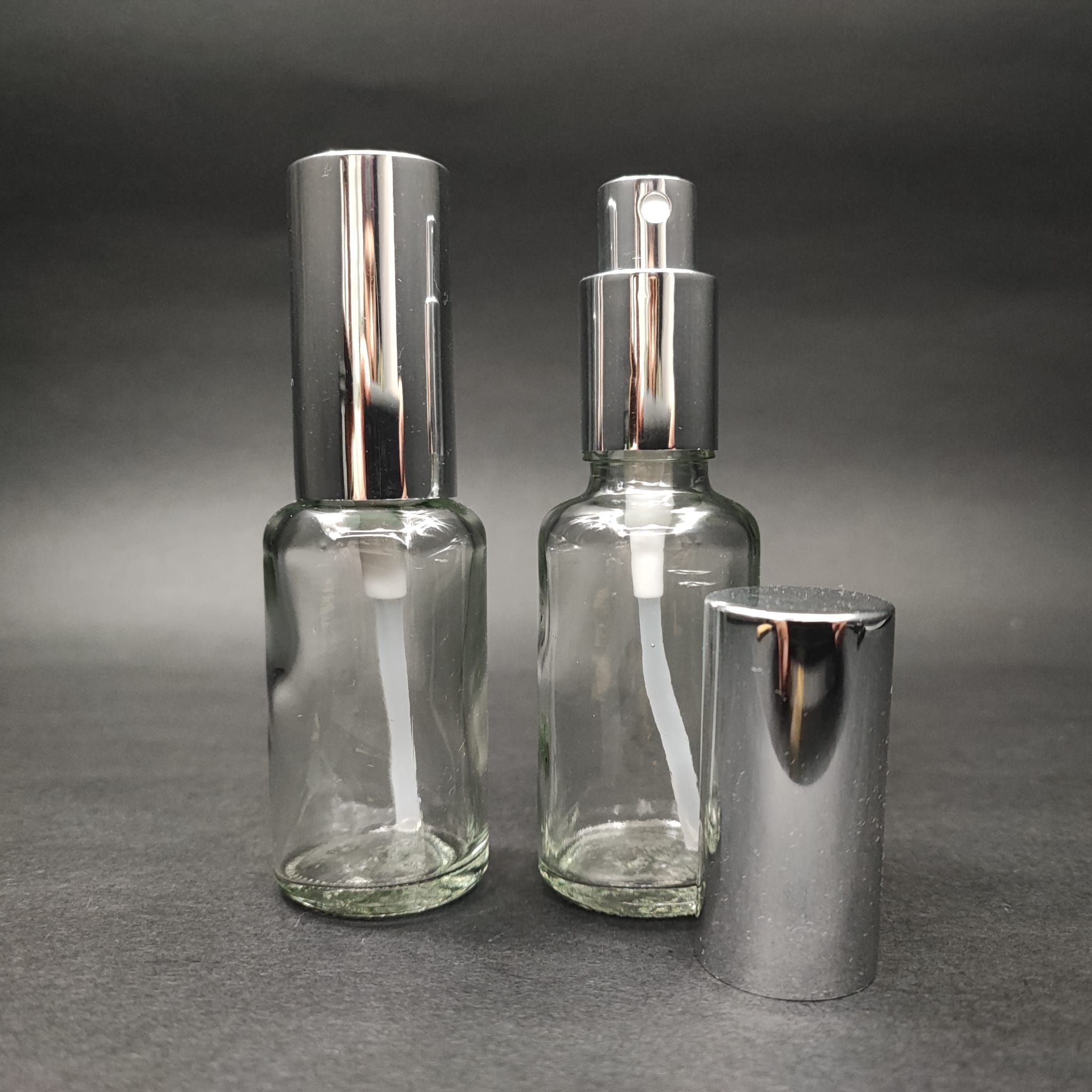 30 Ml Lüks Vidalı Valf Çevirme Parfüm Şişeleri - 30 Cc Şeffaf Cam Şişe - Gümüş Metal Spreyli Kapaklı Set