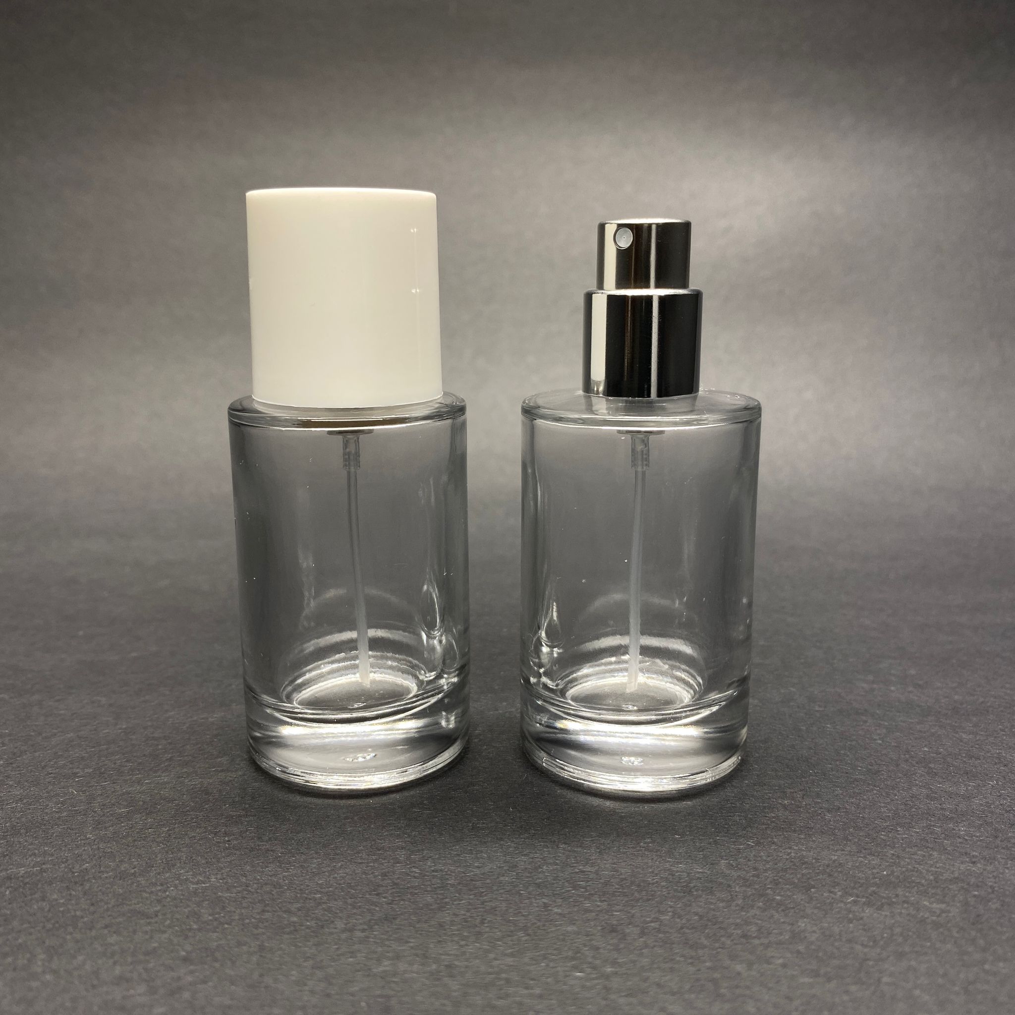 30 Ml Silindir Model Savage Parfüm Şişesi - Gümüş Metal Spreyli + Beyaz Kapaklı (Ağız 15 Mm Geçme Kolay Kapama)