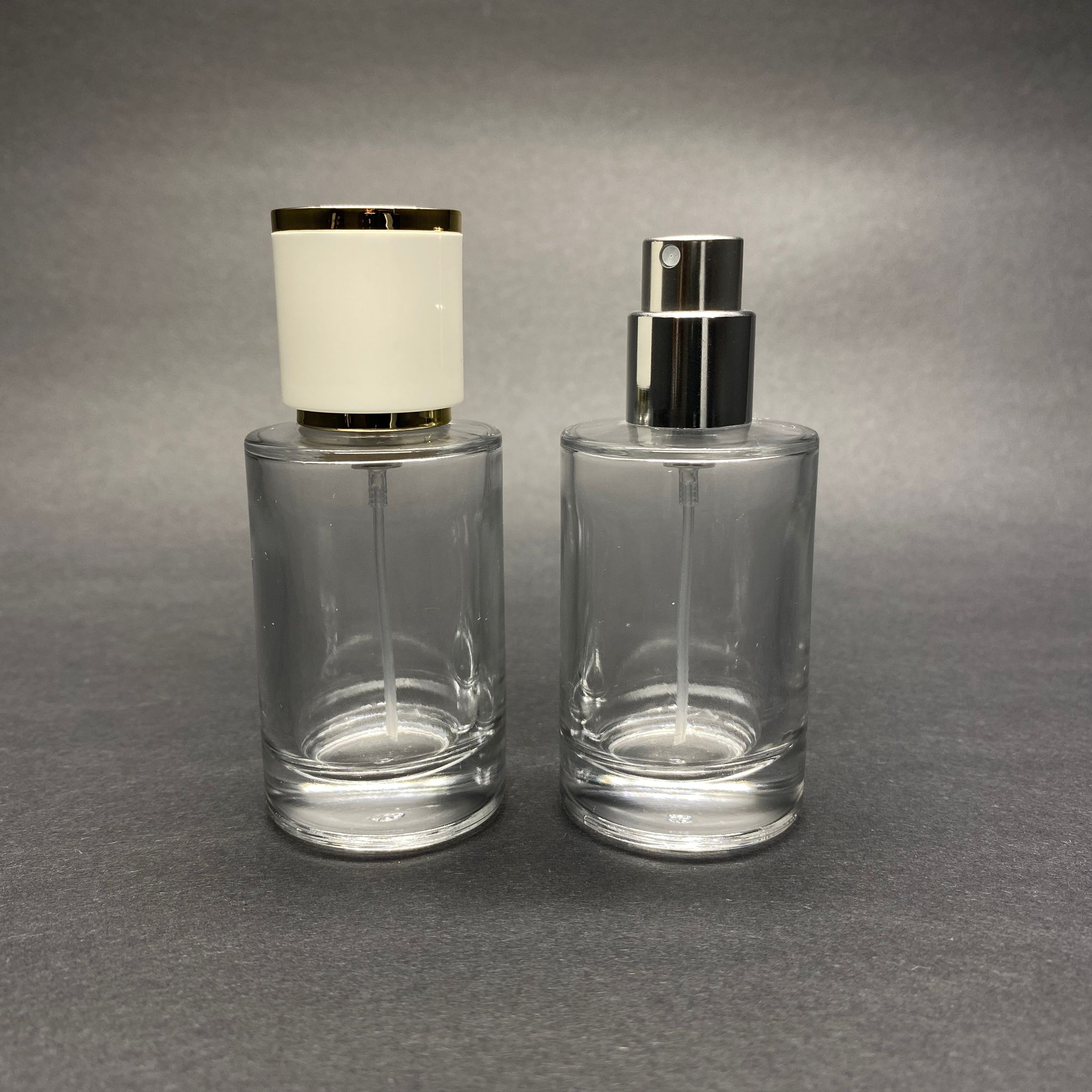 30 Ml Silindir Model Savage Parfüm Şişesi - Gümüş Metal Spreyli + Gold Beyaz Kapaklı (Ağız 15 Mm Geçme Kolay Kapama)