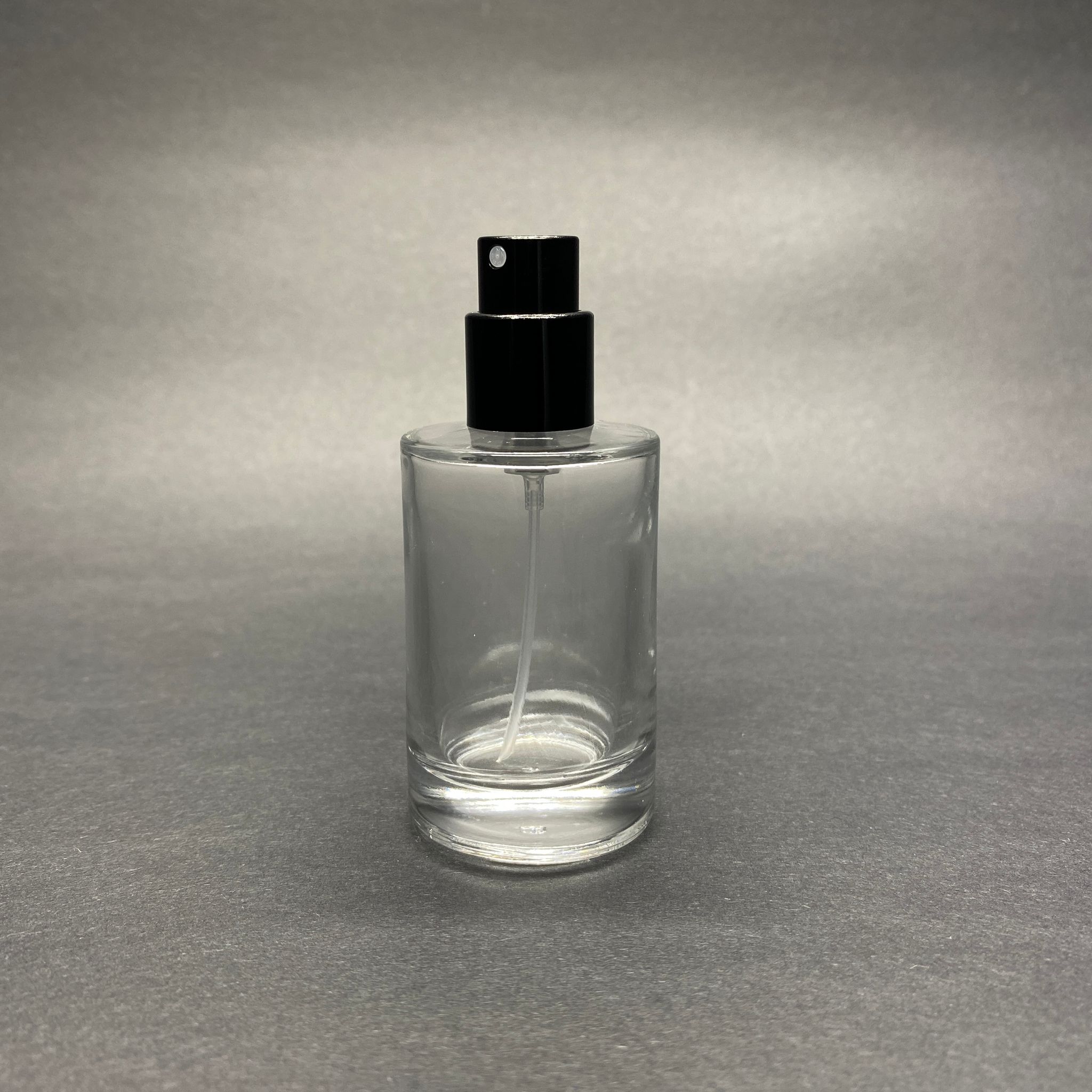 30 Ml Silindir Model Savage Parfüm Şişesi - Siyah Metal Spreyli (Ağız 15 Mm Geçme Kolay Kapama)