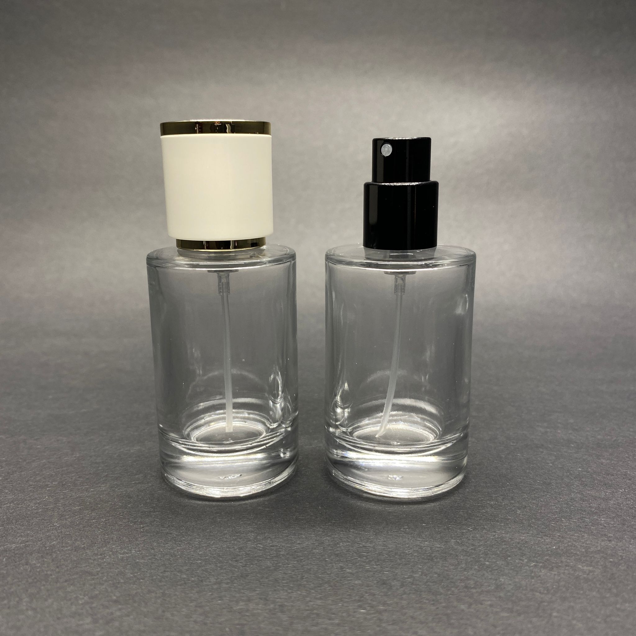 30 Ml Silindir Model Savage Parfüm Şişesi - Siyah Metal Spreyli + Gold Beyaz Kapaklı (Ağız 15 Mm Geçme Kolay Kapama)