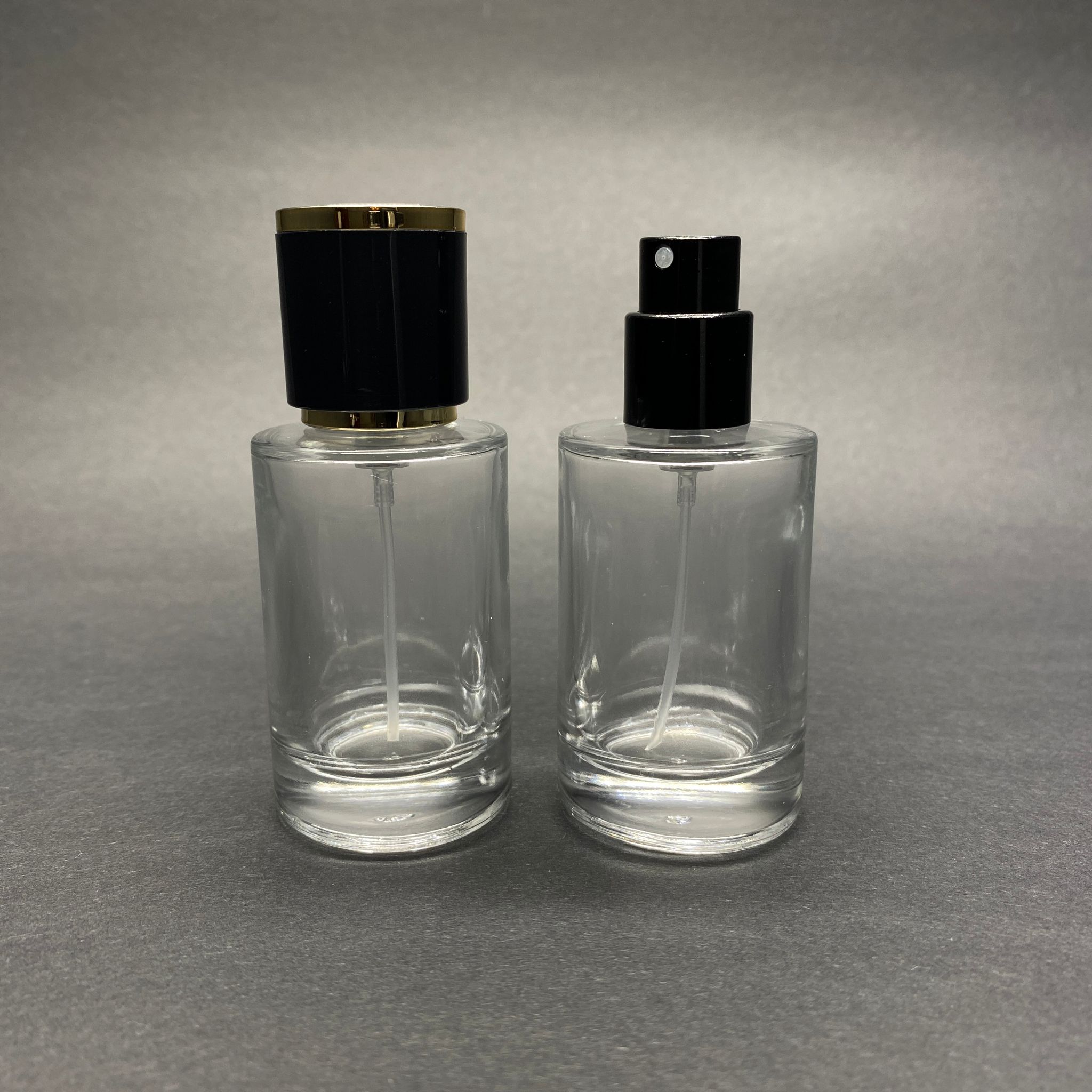 30 Ml Silindir Model Savage Parfüm Şişesi - Siyah Metal Spreyli + Gold Siyah Kapaklı (Ağız 15 Mm Geçme Kolay Kapama)