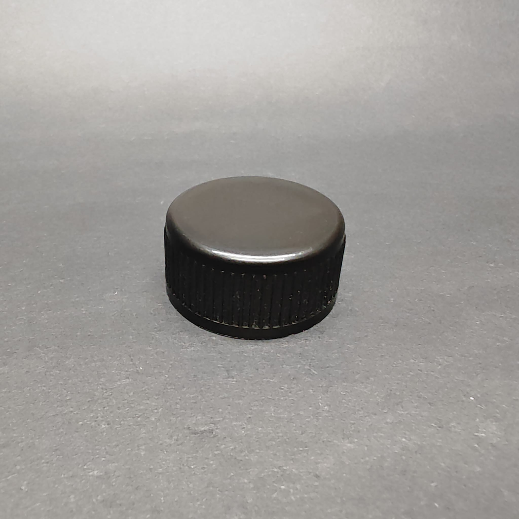33 Mm Plastik Kapak Siyah - Contasız