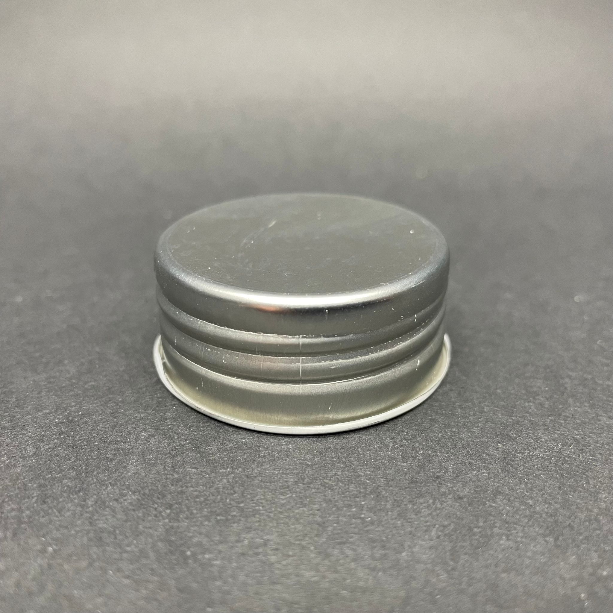 41/18 Mm Vidalı Gümüş Metal Kapak