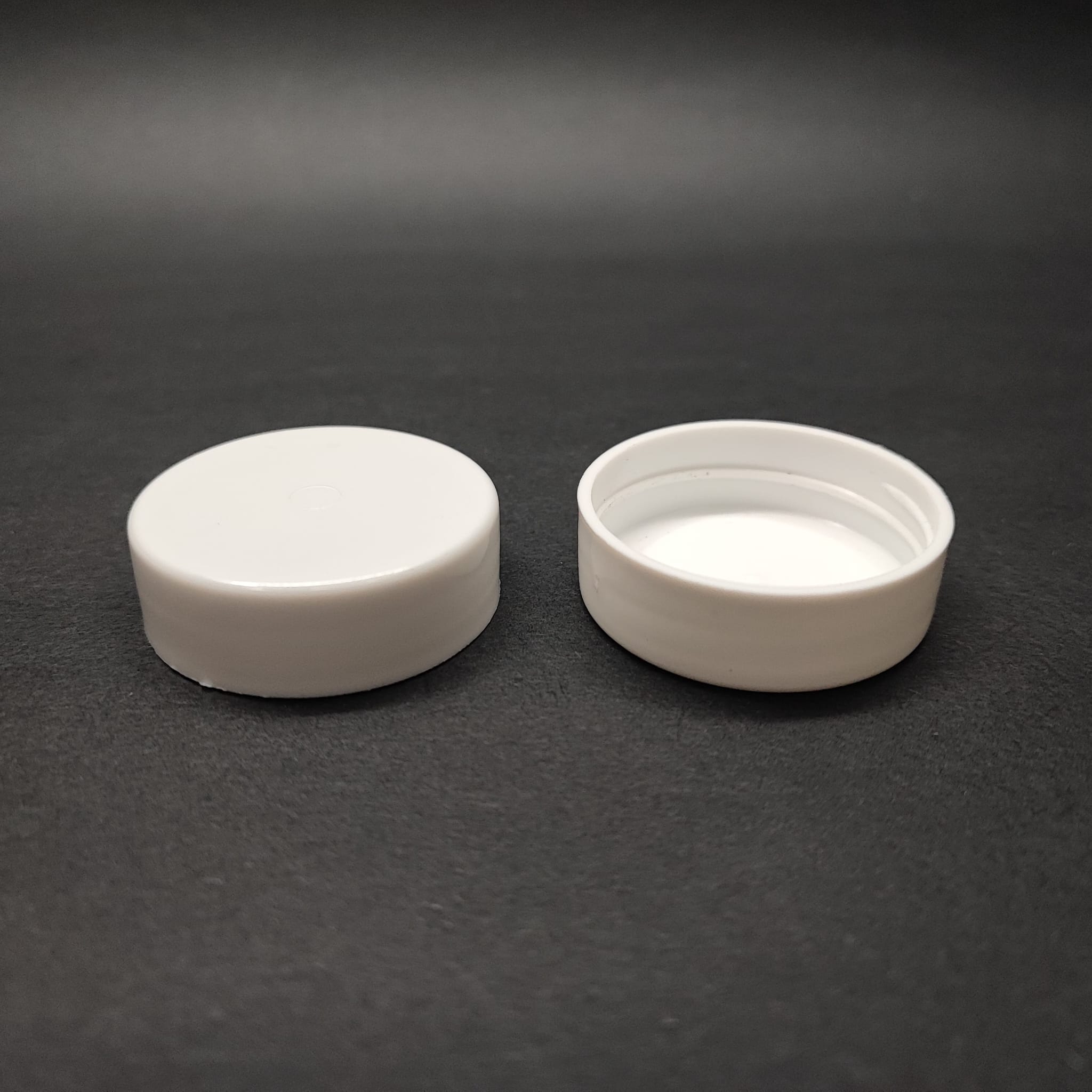 41 Mm Vidalı Plastik Kapak Beyaz