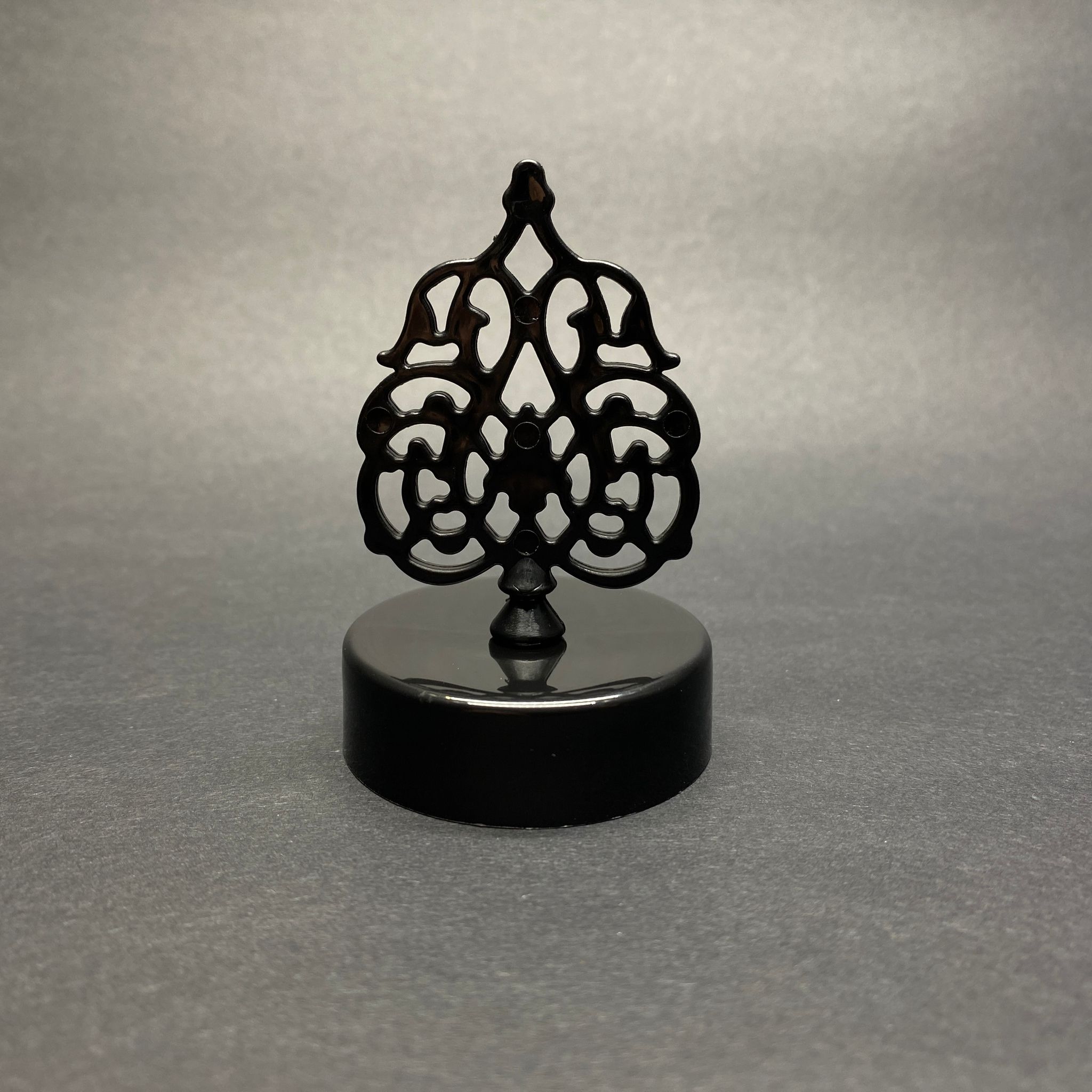 43 Mm Tuğralı Siyah Plastik Derin Kapak