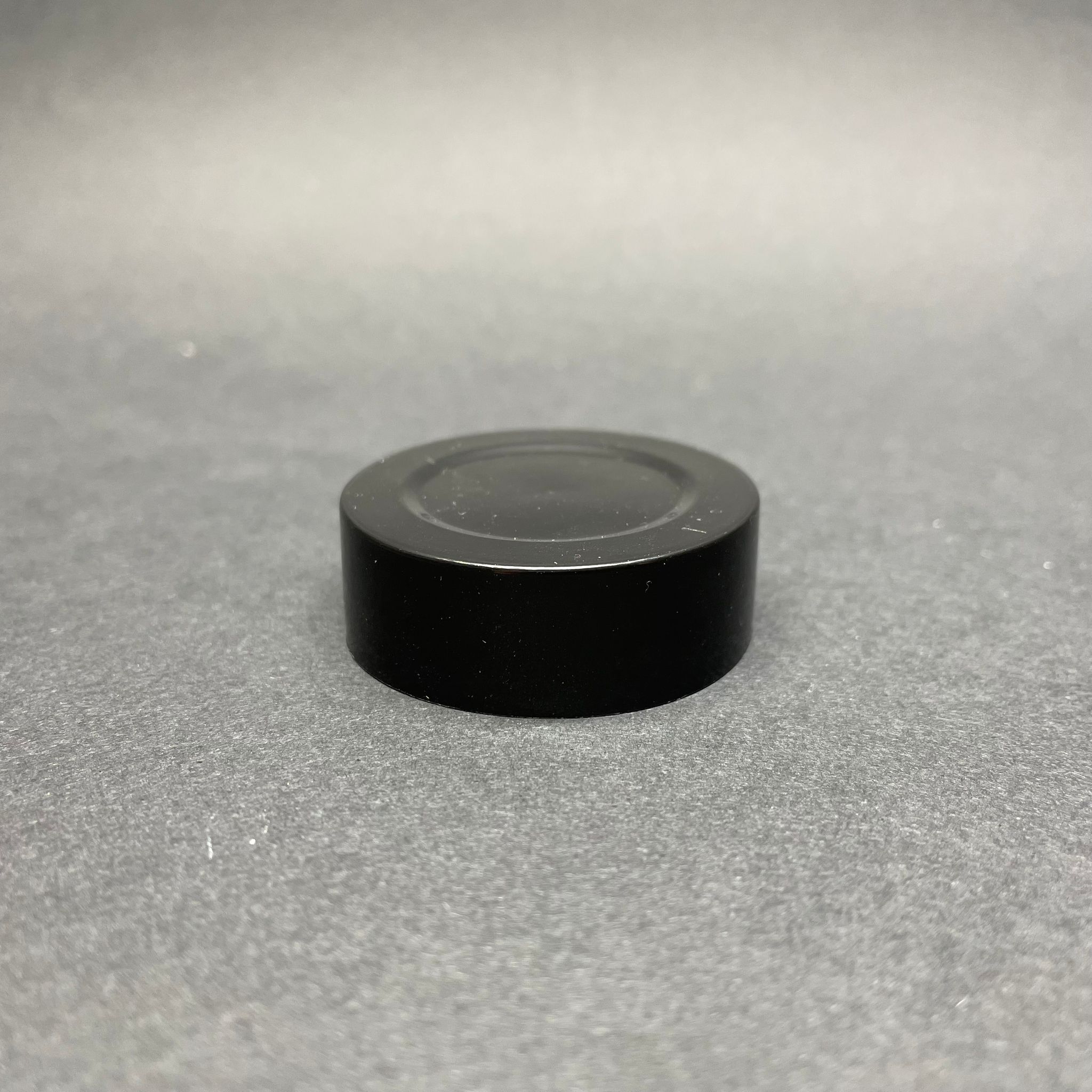 43 Mm Twist - Off Plastik Derin Kapak Siyah (Şuan Sadece 40 Cc Kare Kavanoza Uyar)