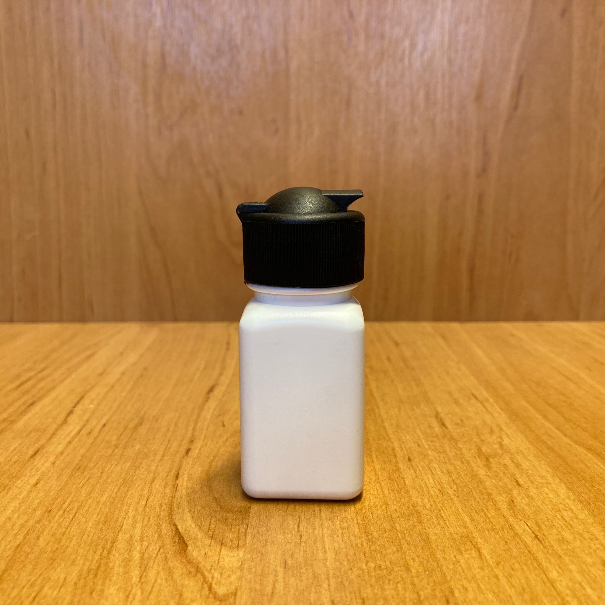 45 Cc Beyaz Köşeli Şişe - Siyah Akıtıcılı Fliptop Kapaklı - 45 Ml Boş Beyaz Şişe - Açılır Kapanır Kapaklı