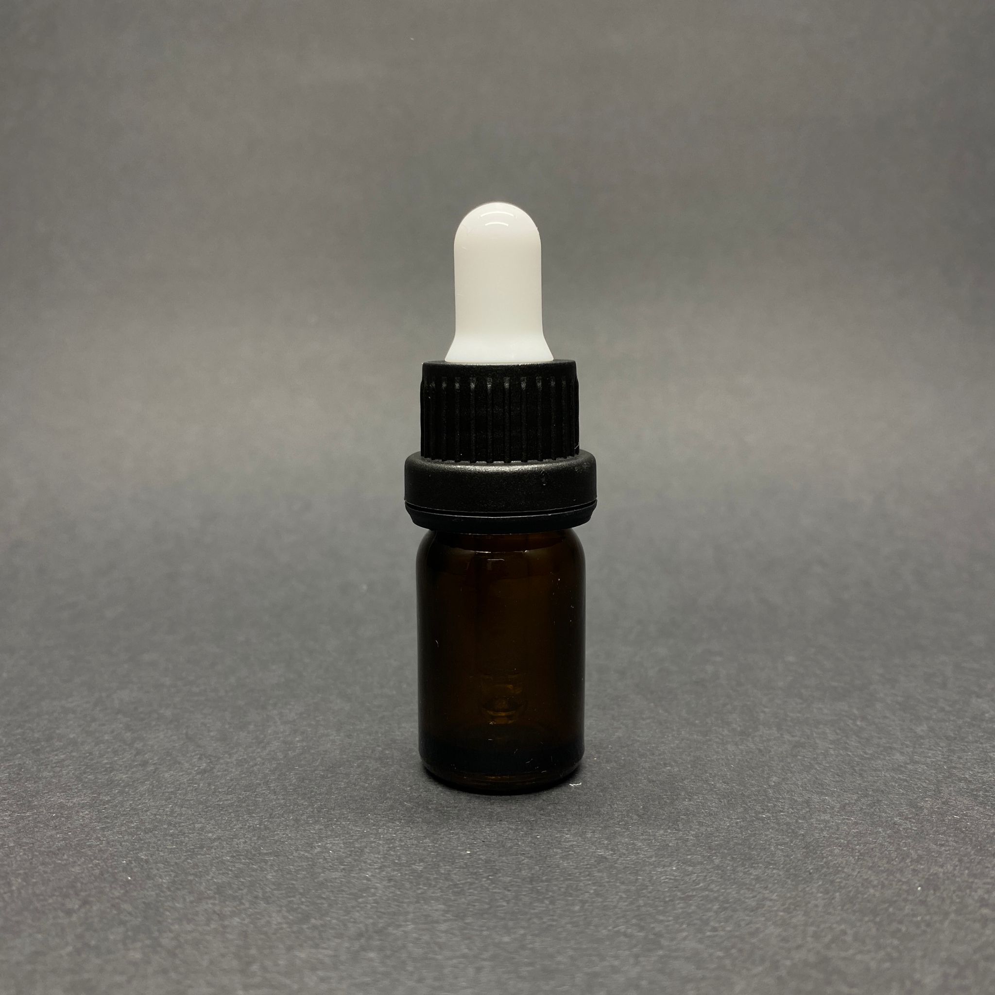 5 Cc Amber Cam Damlalıklı Şişe - Beyaz Emzik - Siyah Kilitli Plastik Kapak - 5 Ml Kahverengi Cam Damlalıklı Şişe
