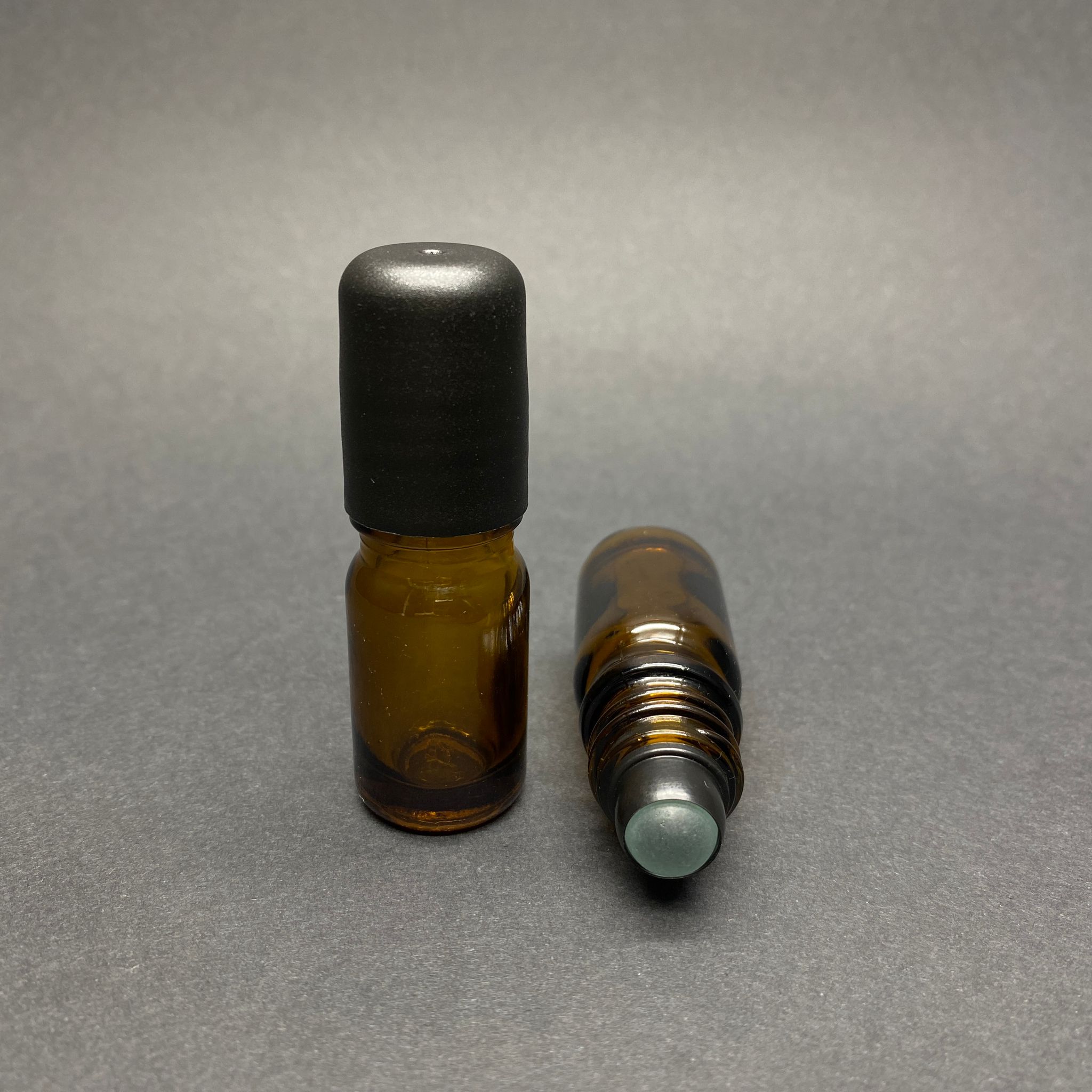 5 Cc Amber Cam Roll-On Şişesi - Siyah Kapaklı -  5 Ml Cam Bilyeli Şişe - Cam Roll On Şişe - Cam Esans Şişesi