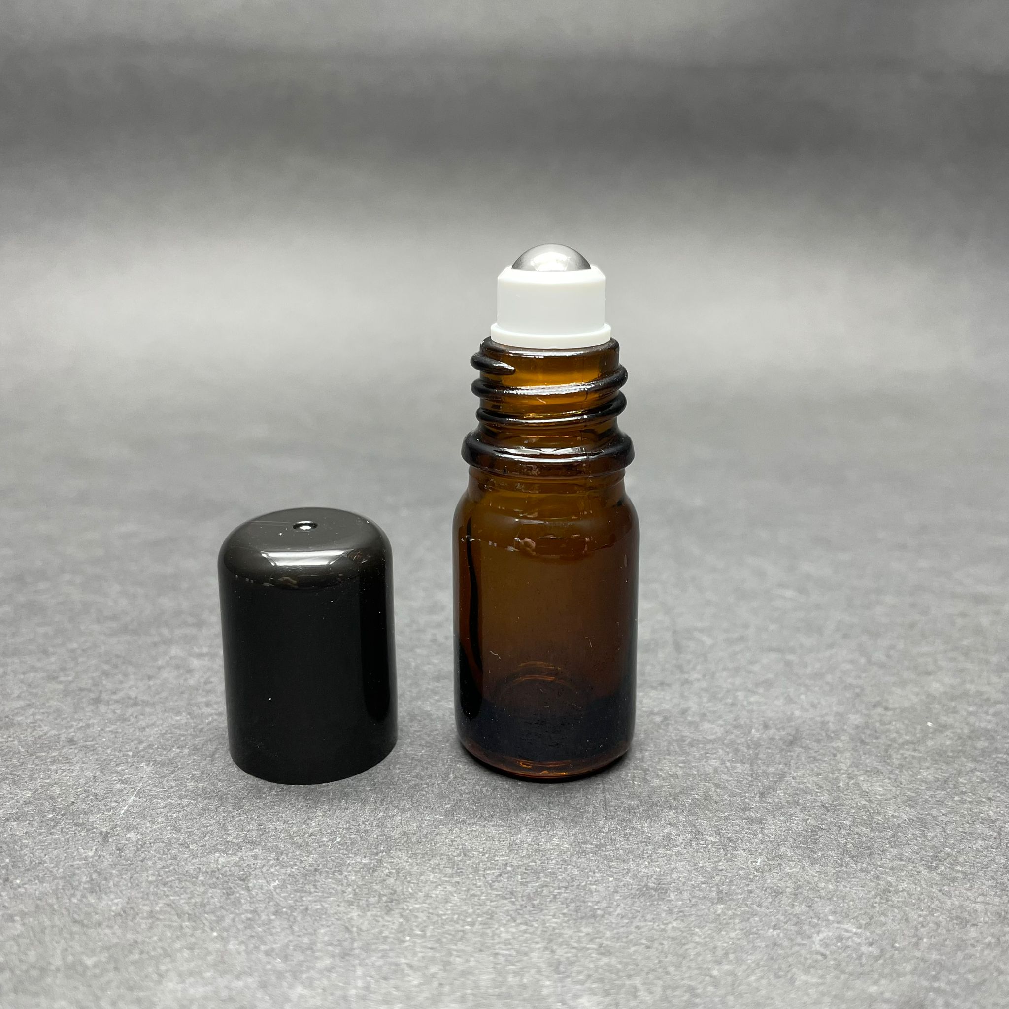5 Cc Amber Cam Roll-On Şişesi - Siyah Kapaklı -  5 Ml Çelik Bilyeli Şişe - Cam Roll On Şişe - Cam Esans Şişesi