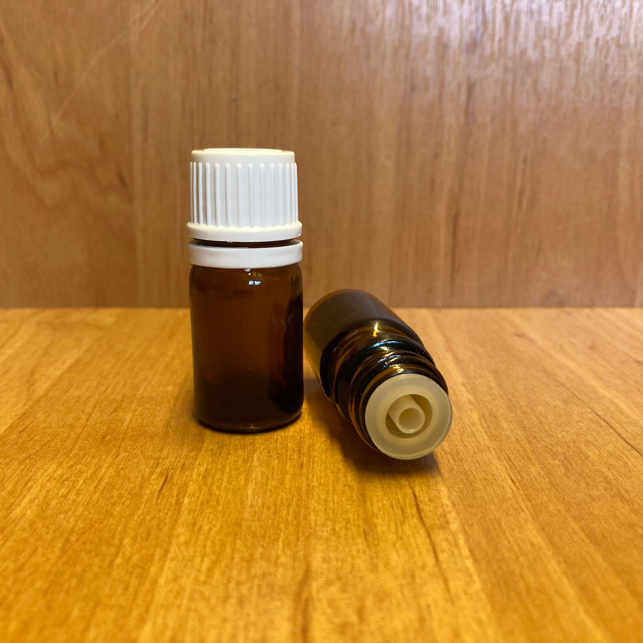 5 Cc Amber İçten Damlalıklı - Beyaz Kilit Kapaklı  Cam Şişe - 5 Ml Kahverengi Yeni İçten Damlalıklı Cam Şişe