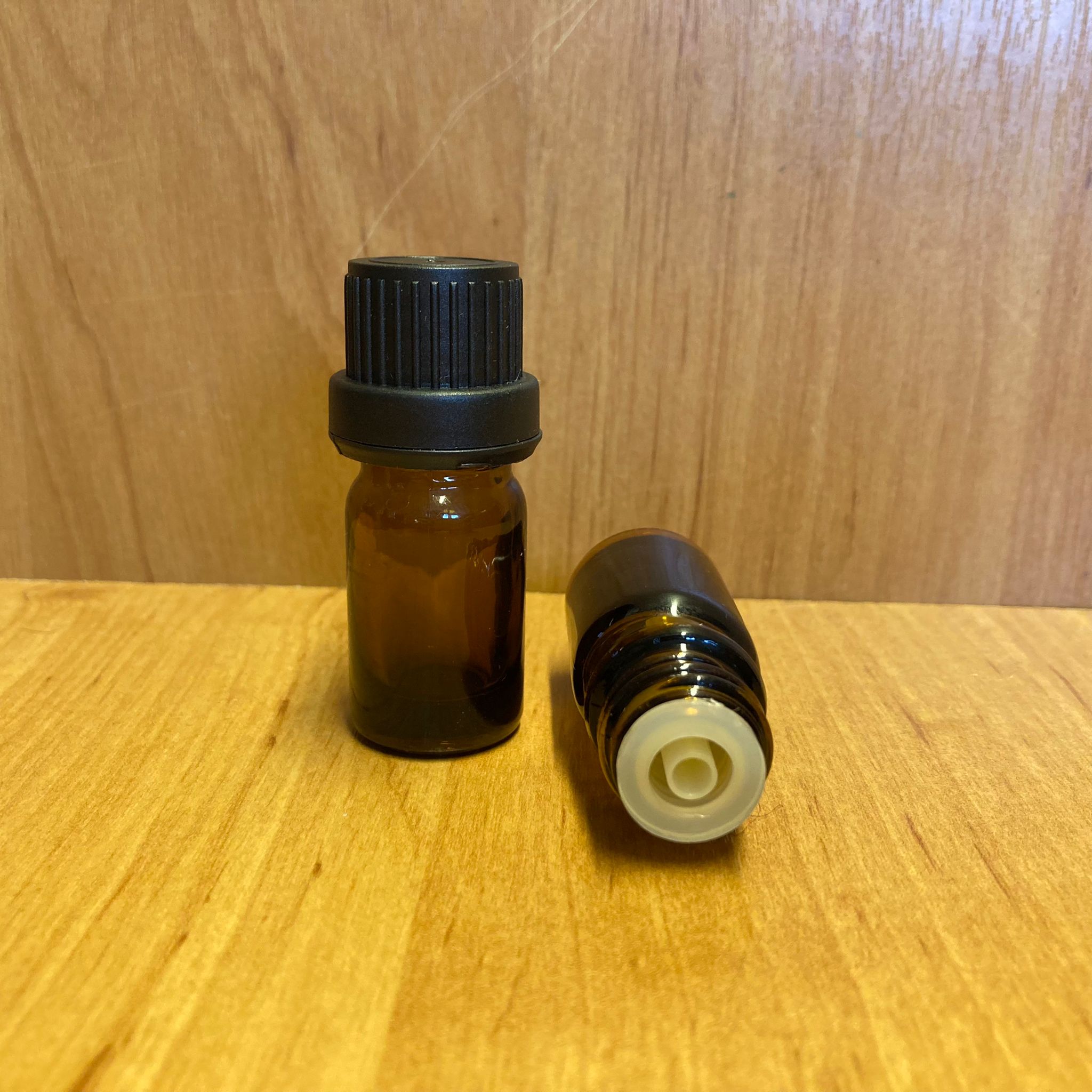 5 Cc Amber İçten Damlalıklı - Siyah Kilit Kapaklı Cam Şişe - 5 Ml Kahverengi Standart İçten Damlalıklı Cam Şişe