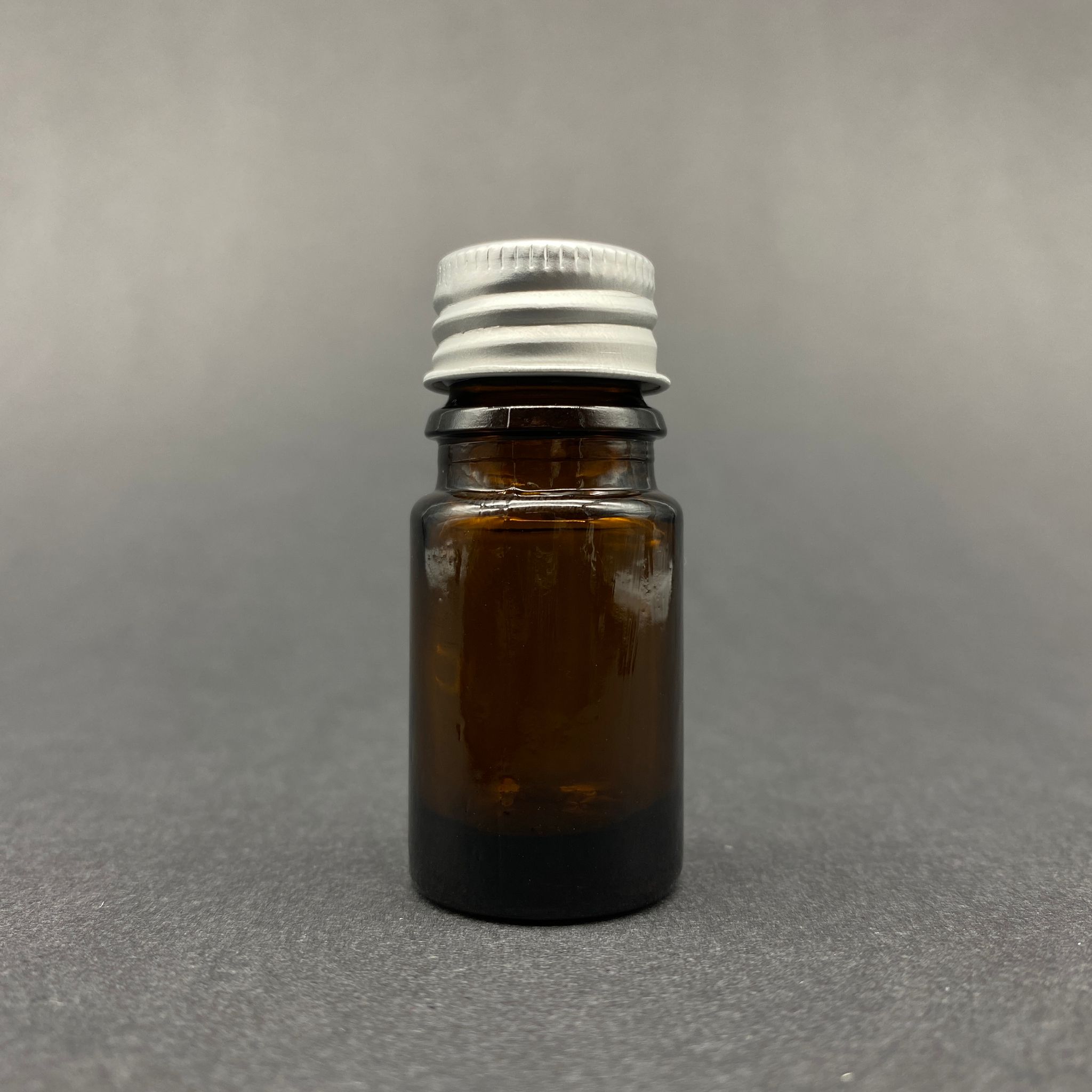 5 Cc Kahverengi Cam Şişe - Gümüş Vidalı Metal Kapaklı - 5 Ml Amber Standart Cam Şişe
