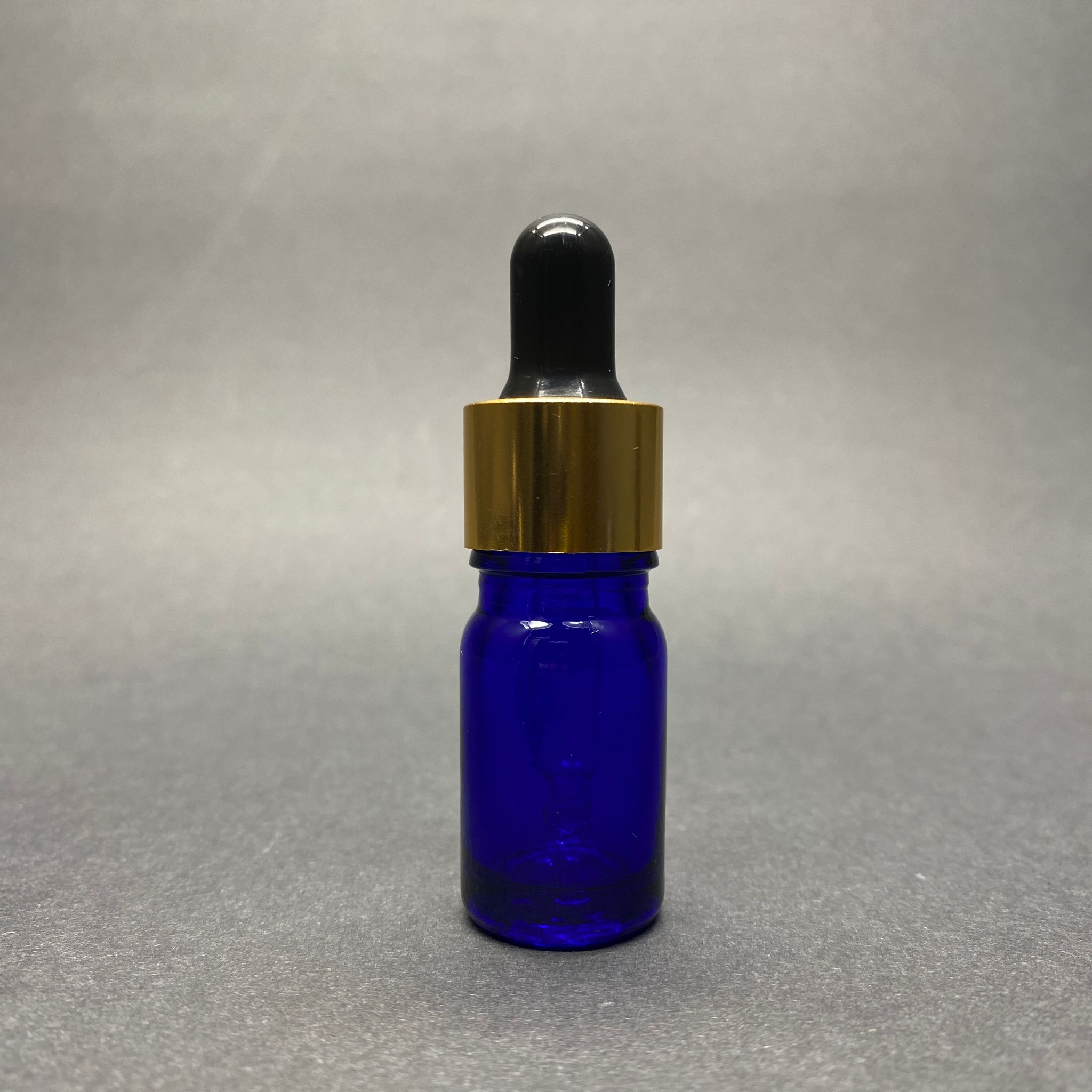 5 Cc Mavi Cam Damlalıklı Şişe - Siyah Emzik - Gold Metal Kapak - 5 Ml Mavi Cam Damlalıklı Şişe