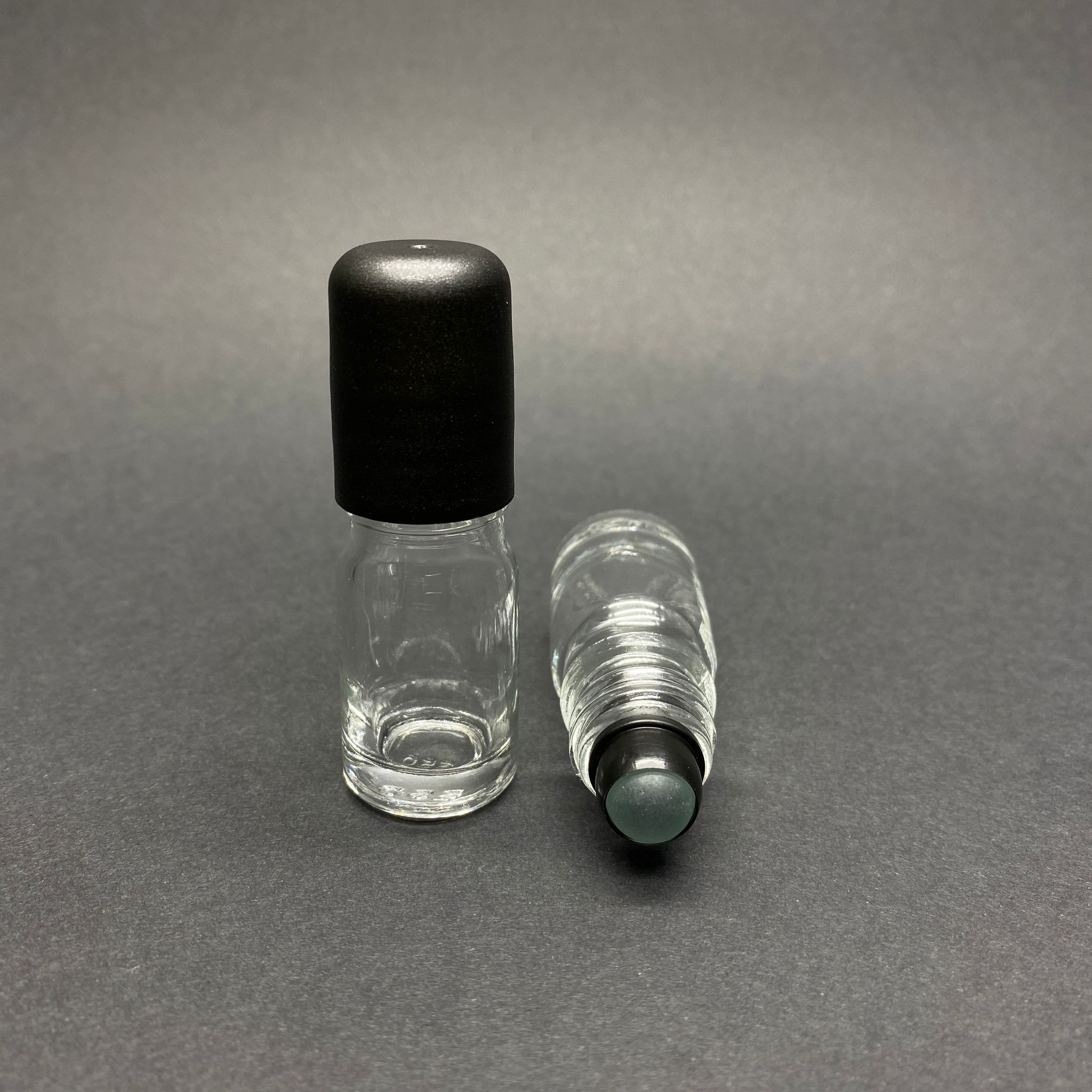 5 Cc Şeffaf Cam Roll-On Şişesi - Siyah Kapaklı -  5 Ml Cam Bilyeli Şişe - Cam Roll On Şişe - Cam Esans Şişesi