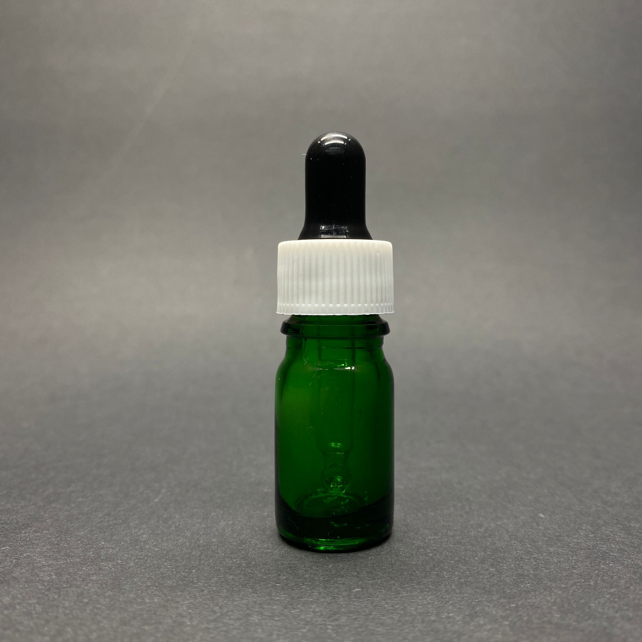 5 Cc Yeşil Cam Damlalıklı Şişe - Siyah Emzik - Beyaz Plastik Kapak - 5 Ml Yeşil Cam Damlalıklı Şişe