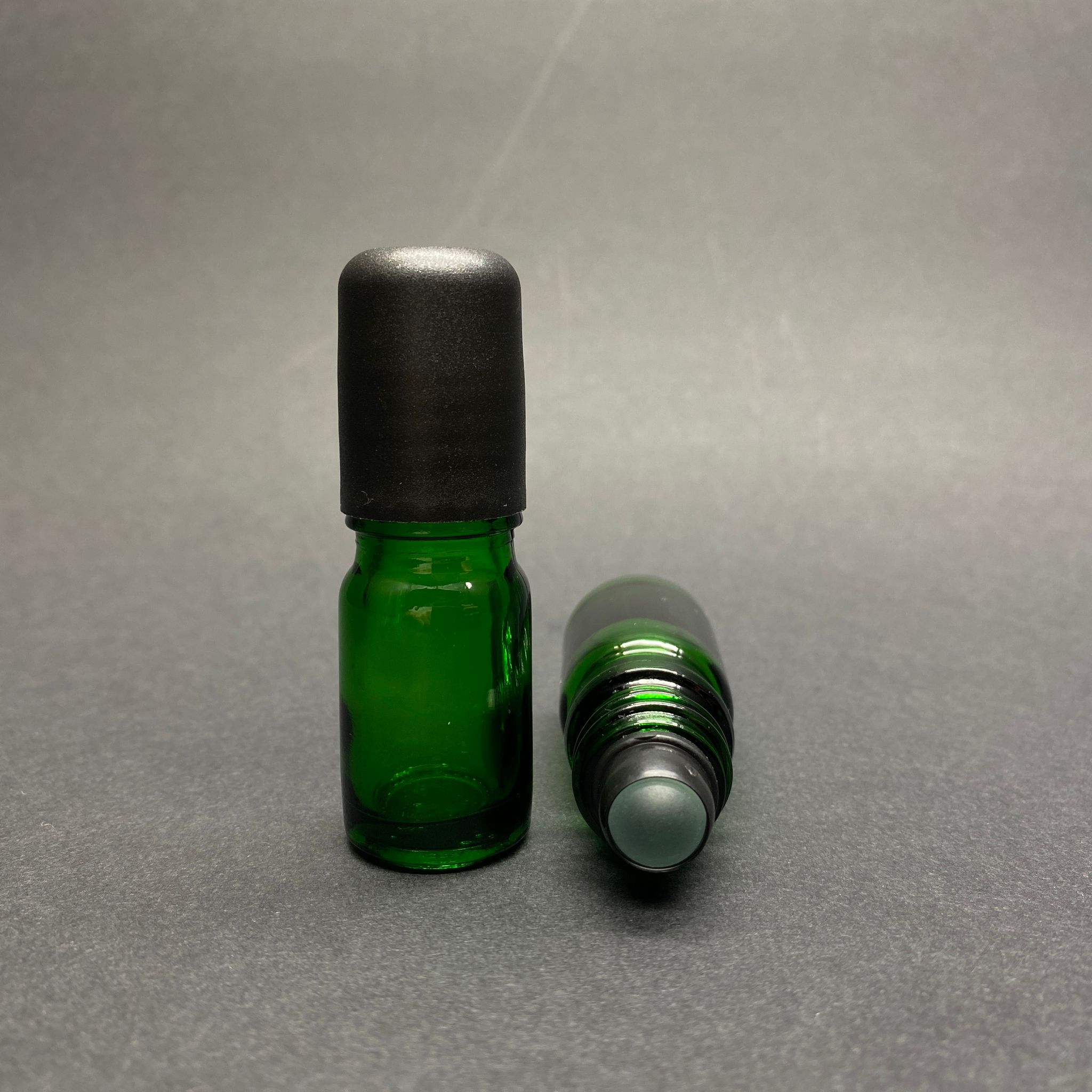 5 Cc Yeşil Cam Roll-On Şişesi - Siyah Kapaklı -  5 Ml Cam Bilyeli Şişe - Cam Roll On Şişe - Cam Esans Şişesi