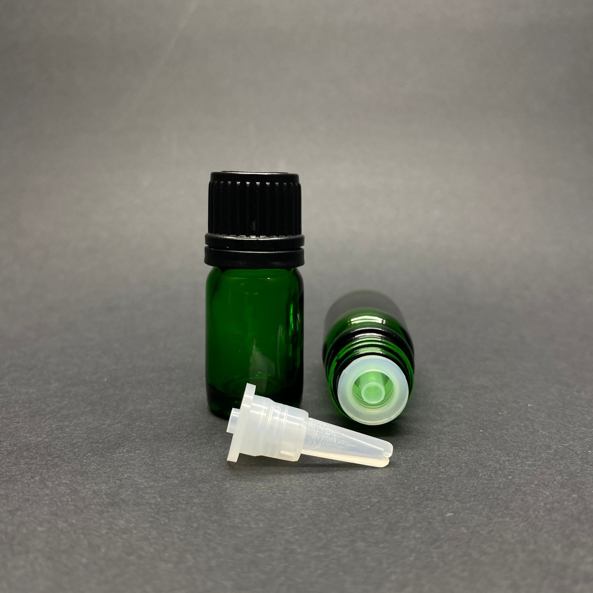 5 Cc Yeşil İçten Damlalıklı - Siyah Kilit Kapaklı Cam Şişe - 5 Ml Yeşil Yeni İçten Damlalıklı Cam Şişe