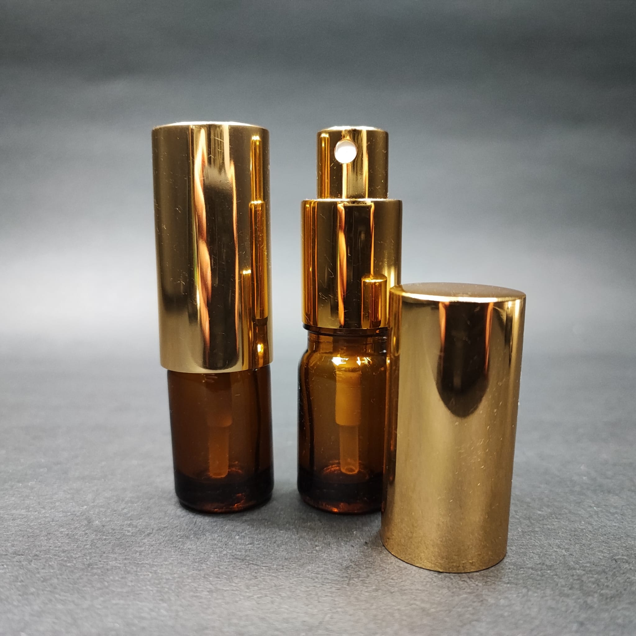 5 Ml Lüks Vidalı Valf Çevirme Parfüm Şişeleri - 5 Cc Amber Cam Şişe - Gold Metal Spreyli Kapaklı Set