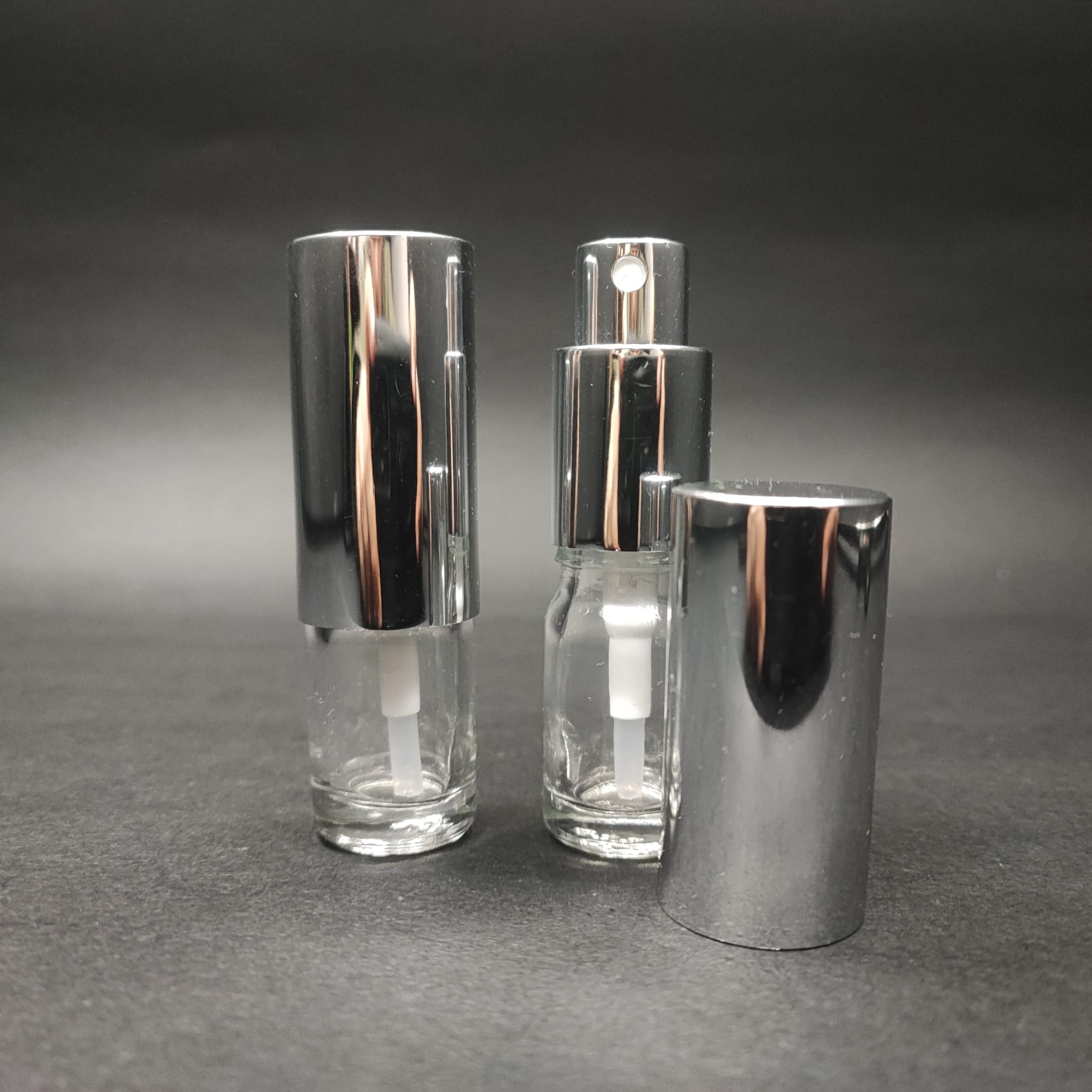 5 Ml Lüks Vidalı Valf Çevirme Parfüm Şişeleri - 5 Cc Şeffaf Cam Şişe - Gümüş Metal Spreyli Kapaklı Set