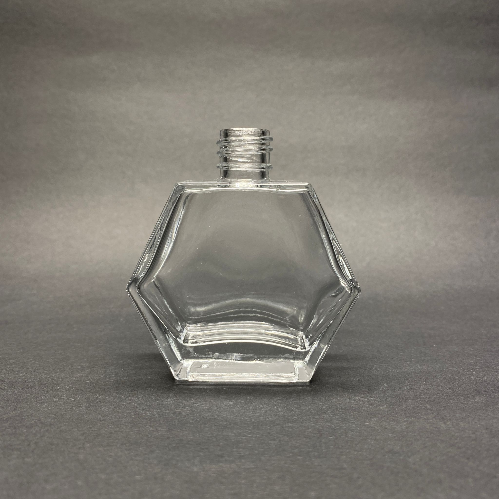 50 Cc Altıgen Cam Şişe Kalın Dipli 18 Mm Ağız Kapaksız - 50 Ml Hediyelik Cam Kolonya Şişesi - Düğün, Nişan, Söz, Kına, Cenaze, Promosyon İçin Hediyelik Kolonya Şişeleri